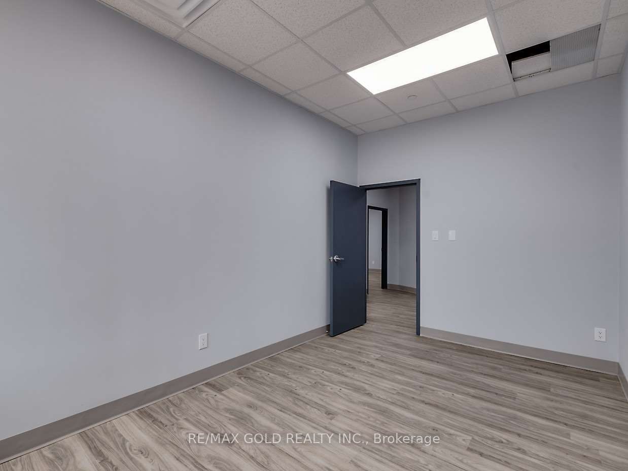 1122 Lorimar Road E C Property Photo 6