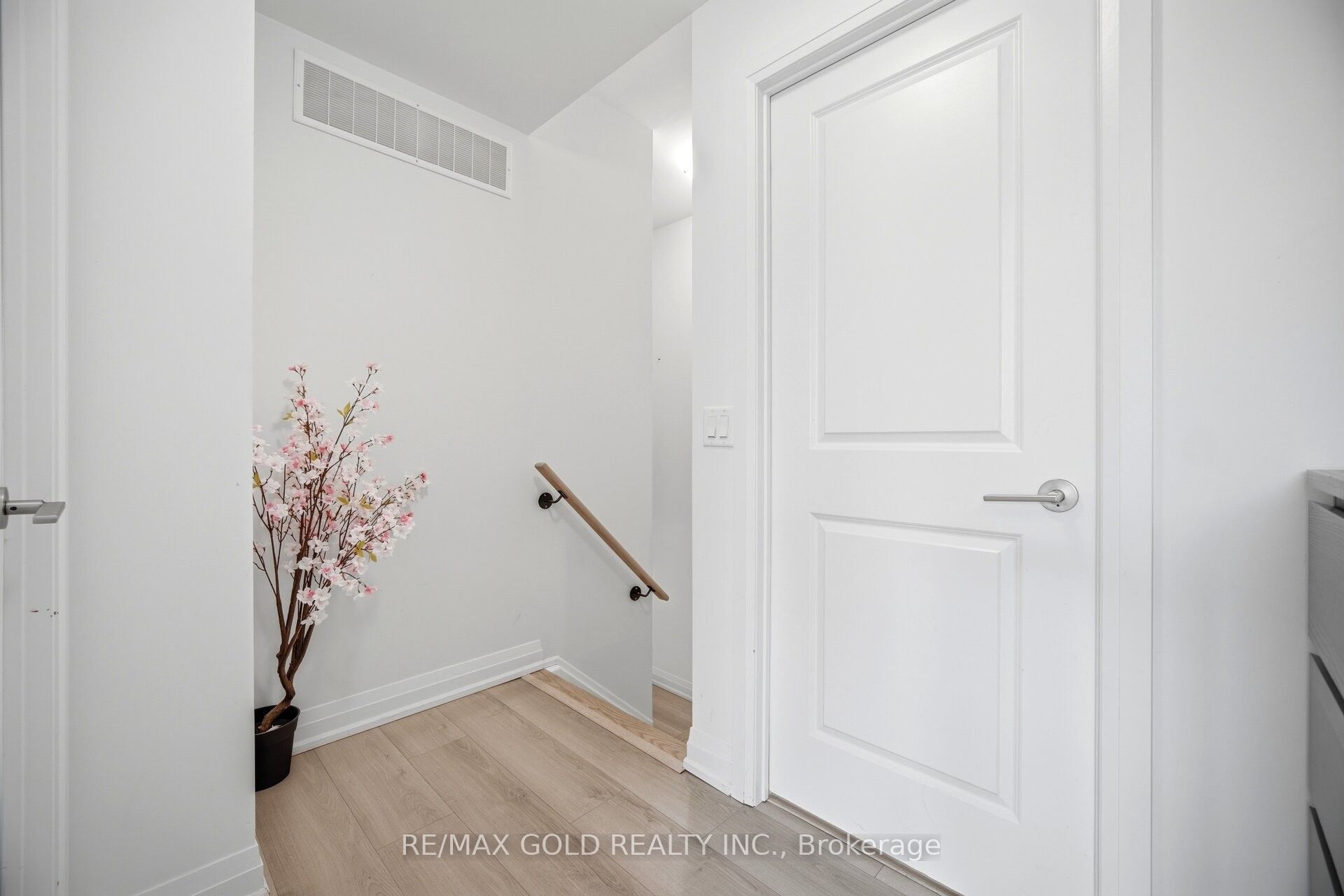 75 Attmar Drive 346 Property Photo 12