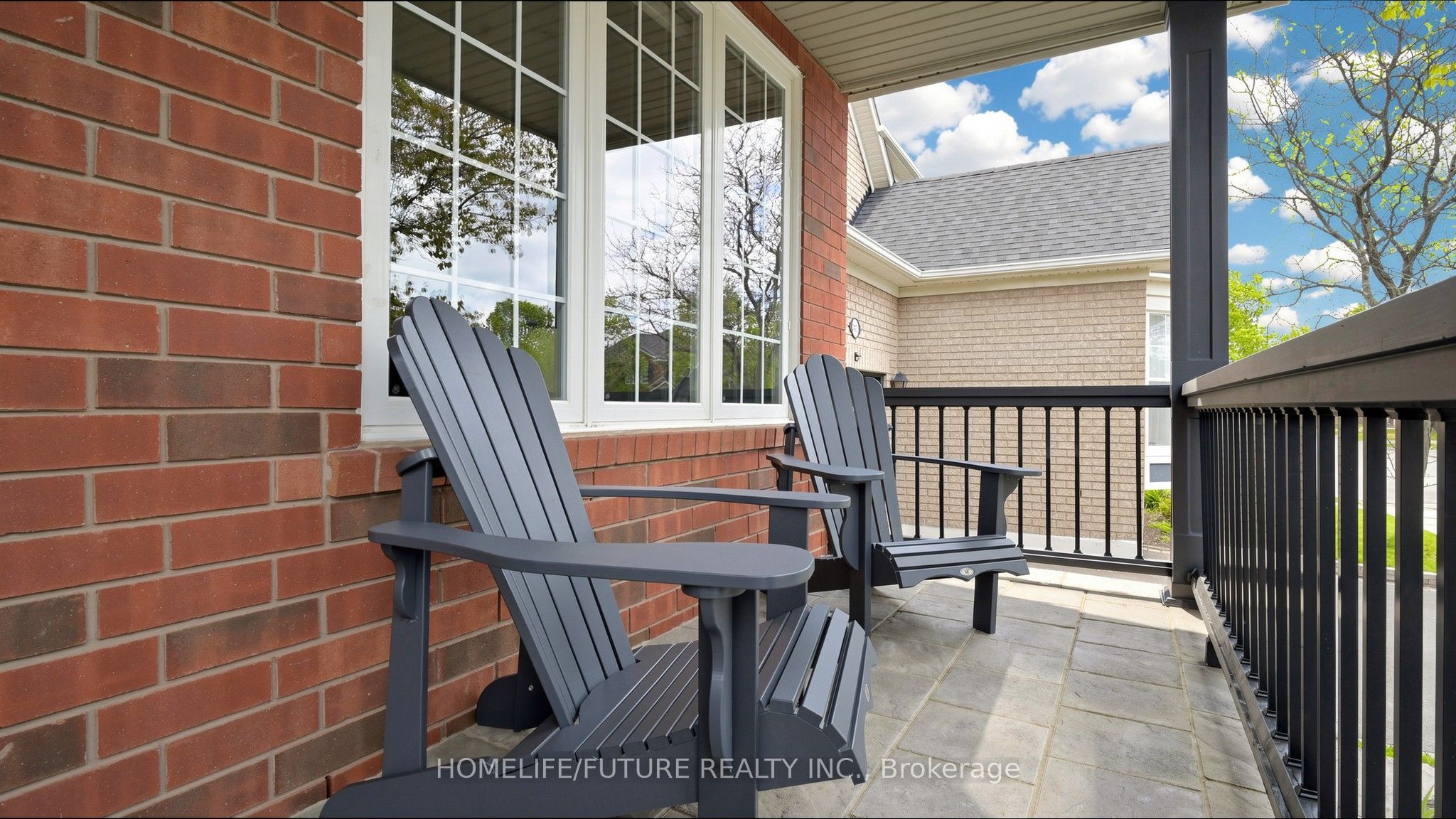 2440 Hollybrook Drive Property Photo 4