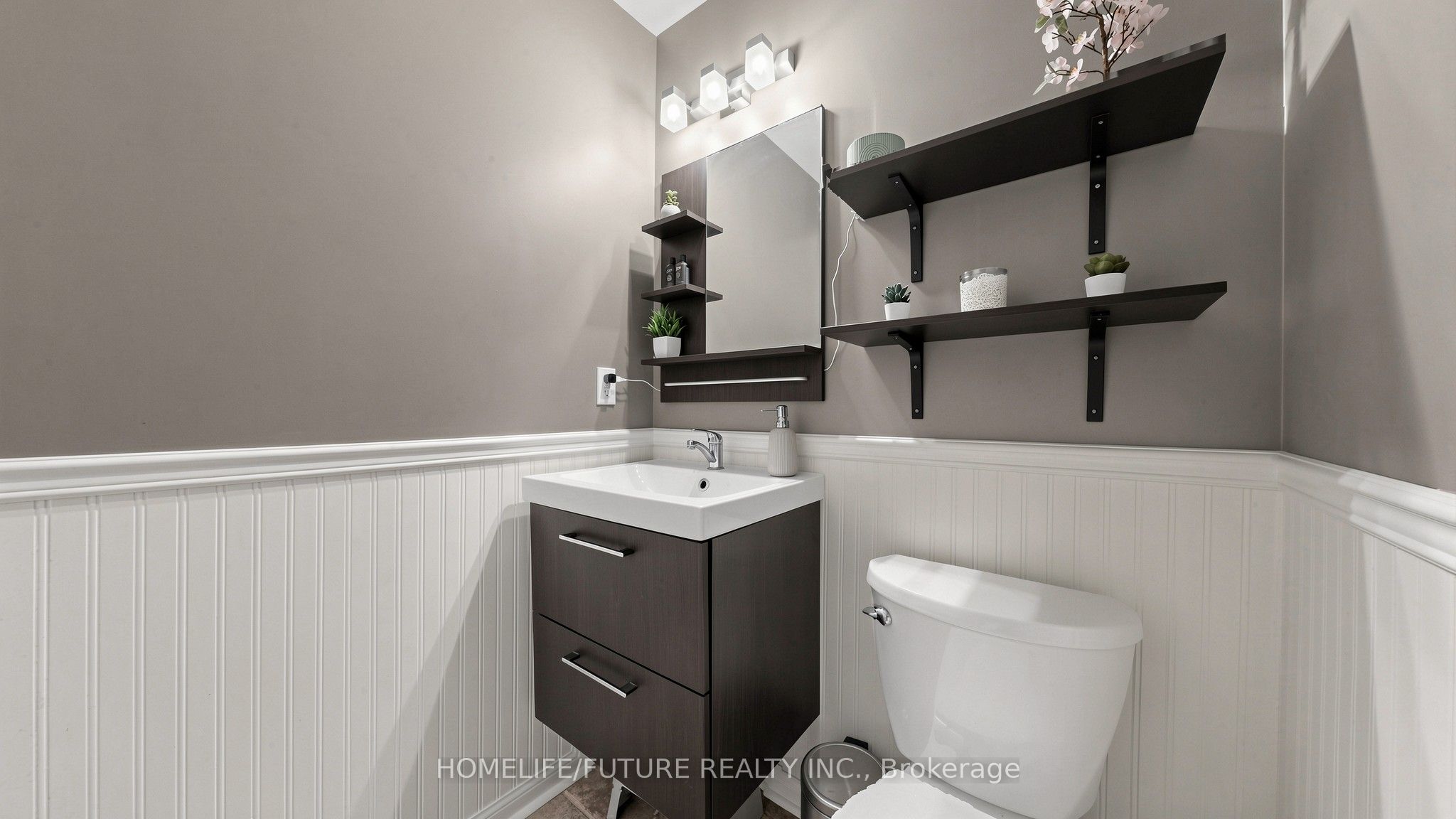 2440 Hollybrook Drive Property Photo 16