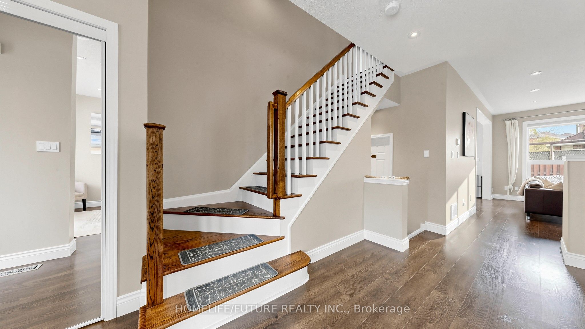2440 Hollybrook Drive Property Photo 17