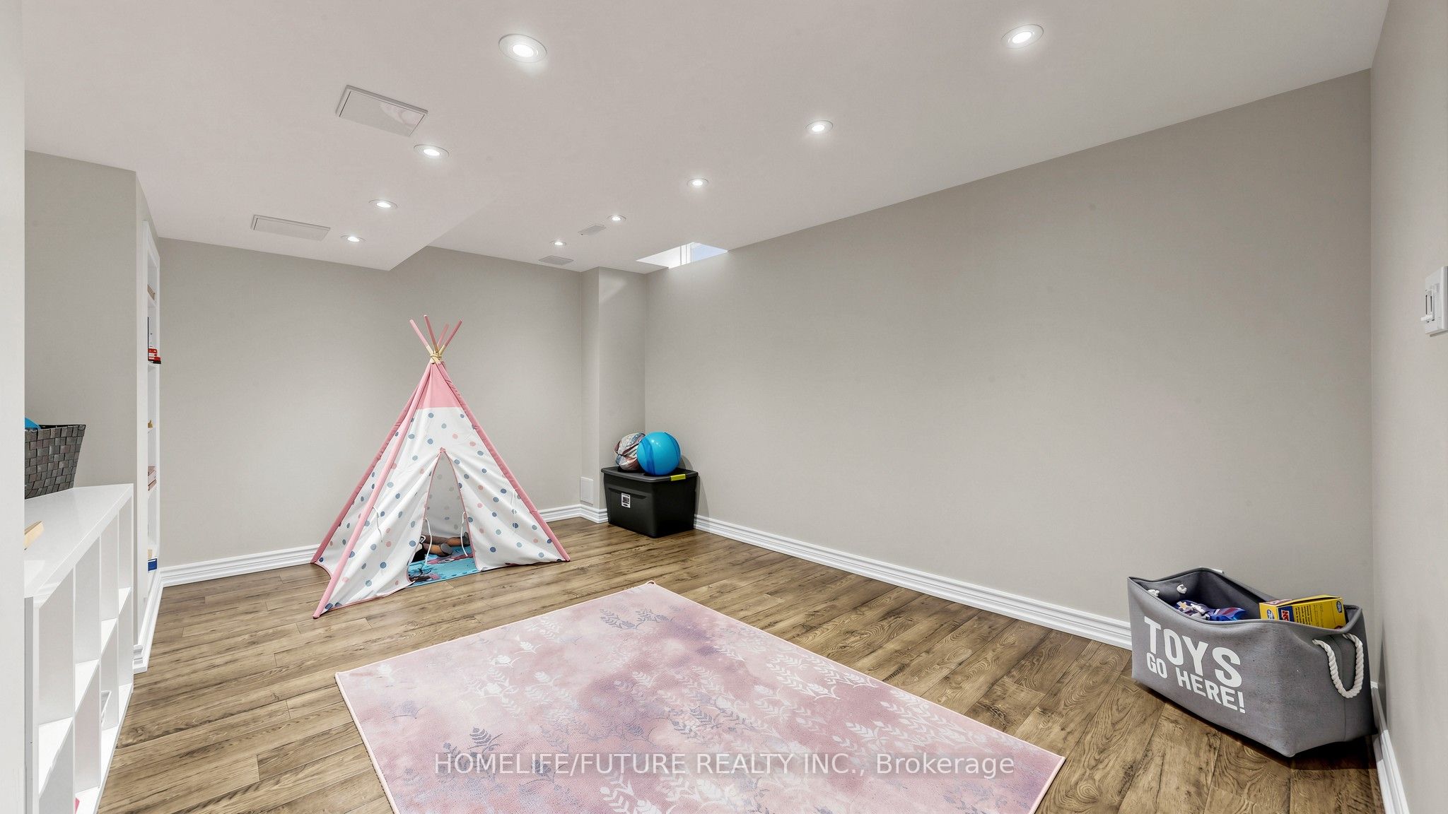 2440 Hollybrook Drive Property Photo 37