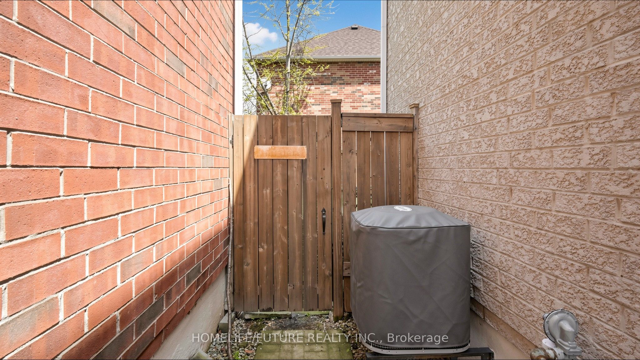 2440 Hollybrook Drive Property Photo 50
