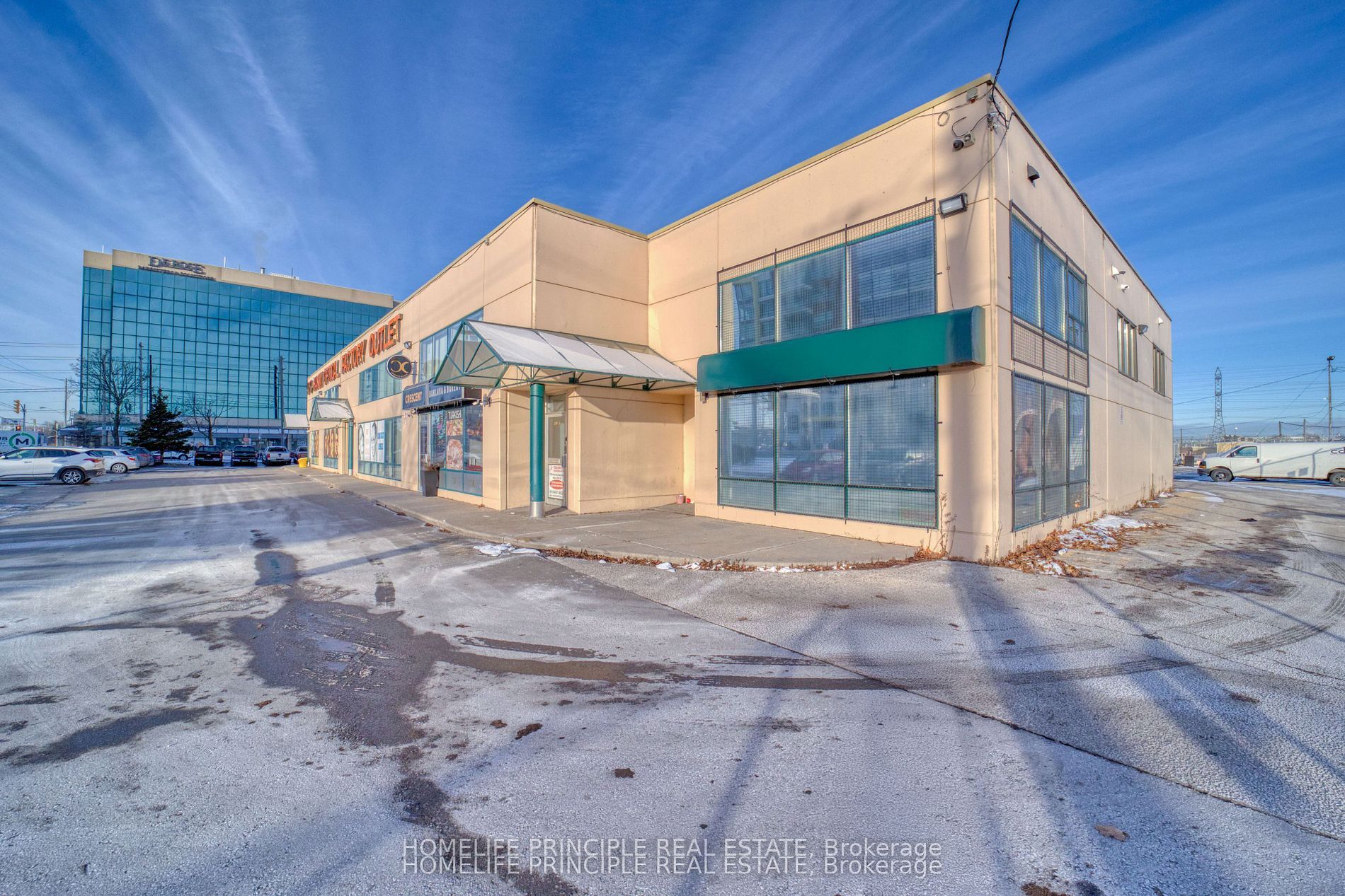 1270 Finch Avenue W 1