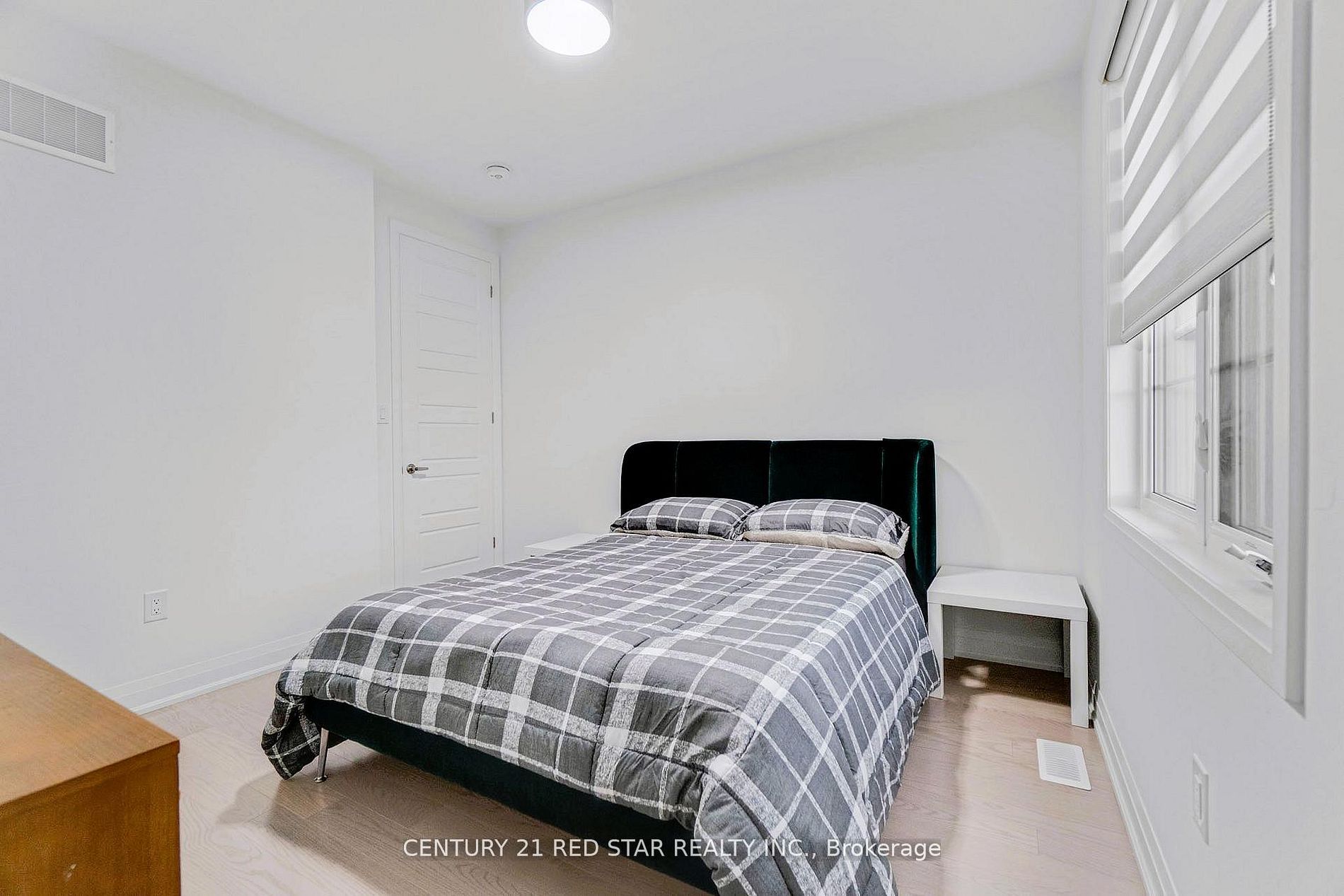 3251 Harasym Trail Property Photo 26