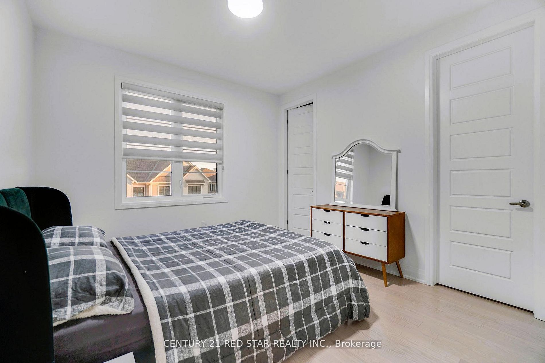 3251 Harasym Trail Property Photo 27
