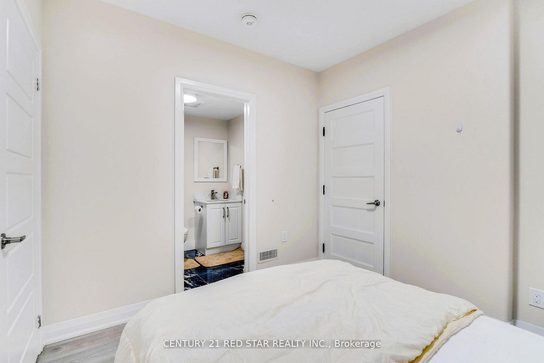 3251 Harasym Trail Property Photo 41
