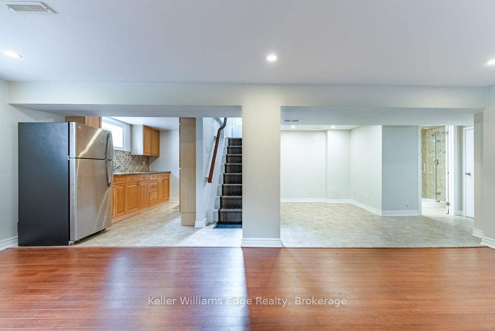 1025 Pinegrove Road Property Photo 6