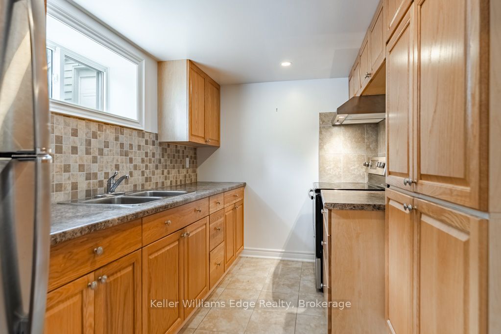 1025 Pinegrove Road Property Photo 7