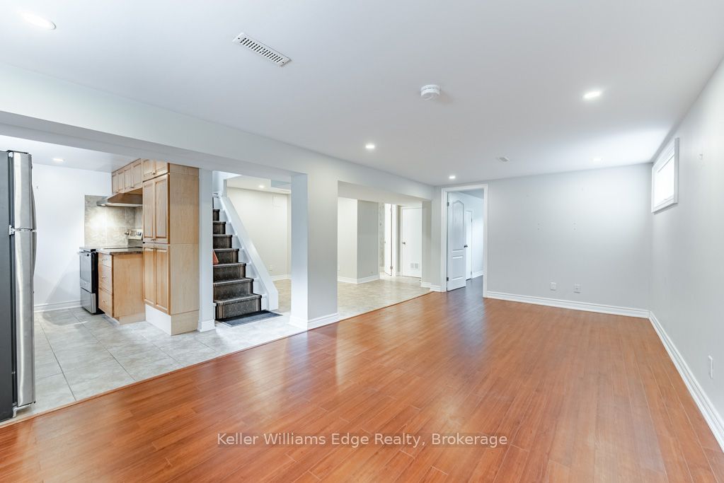 1025 Pinegrove Road Property Photo 10