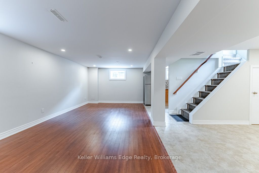 1025 Pinegrove Road Property Photo 11