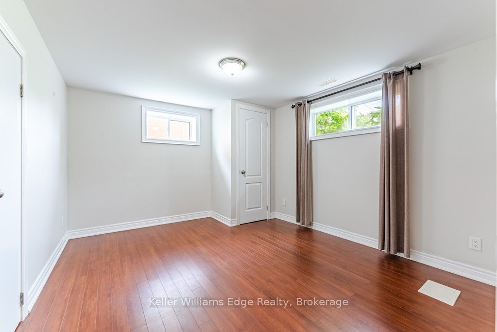 1025 Pinegrove Road Property Photo 14