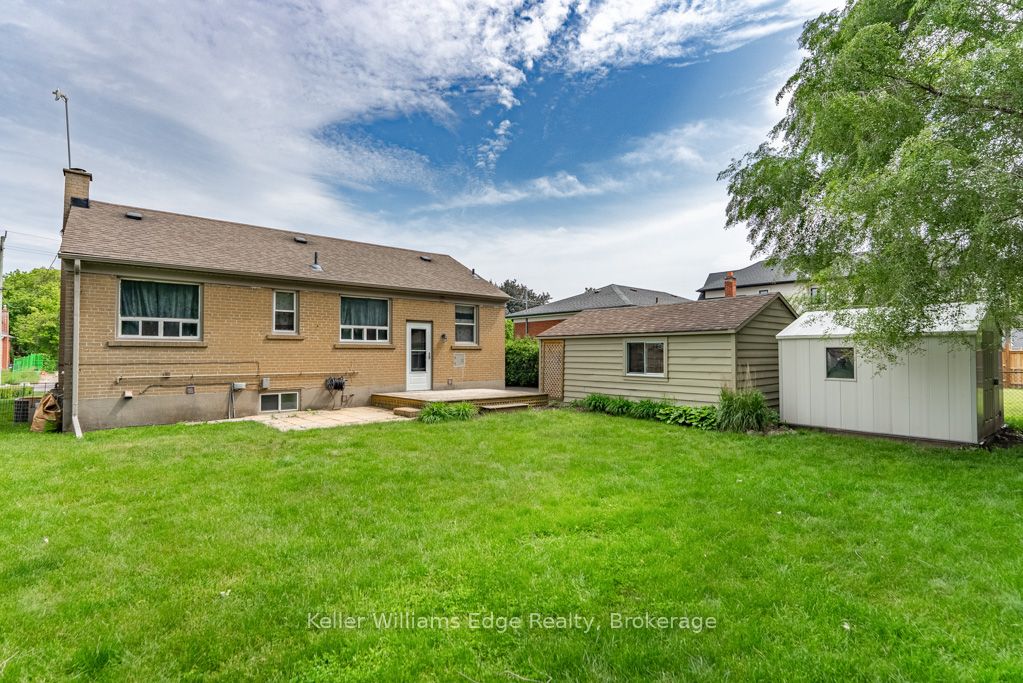 1025 Pinegrove Road Property Photo 16
