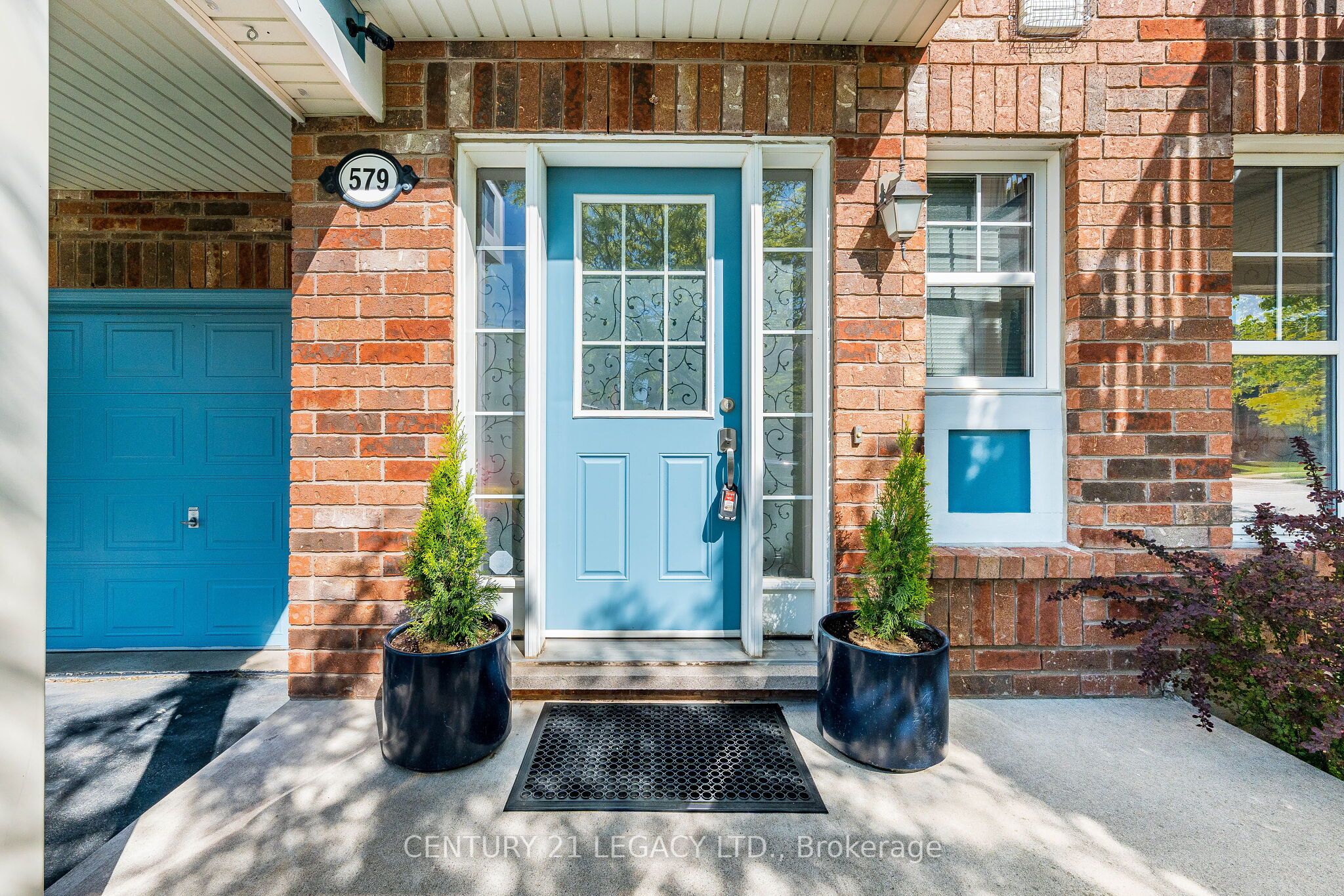579 Speyer Circle N Property Photo 3