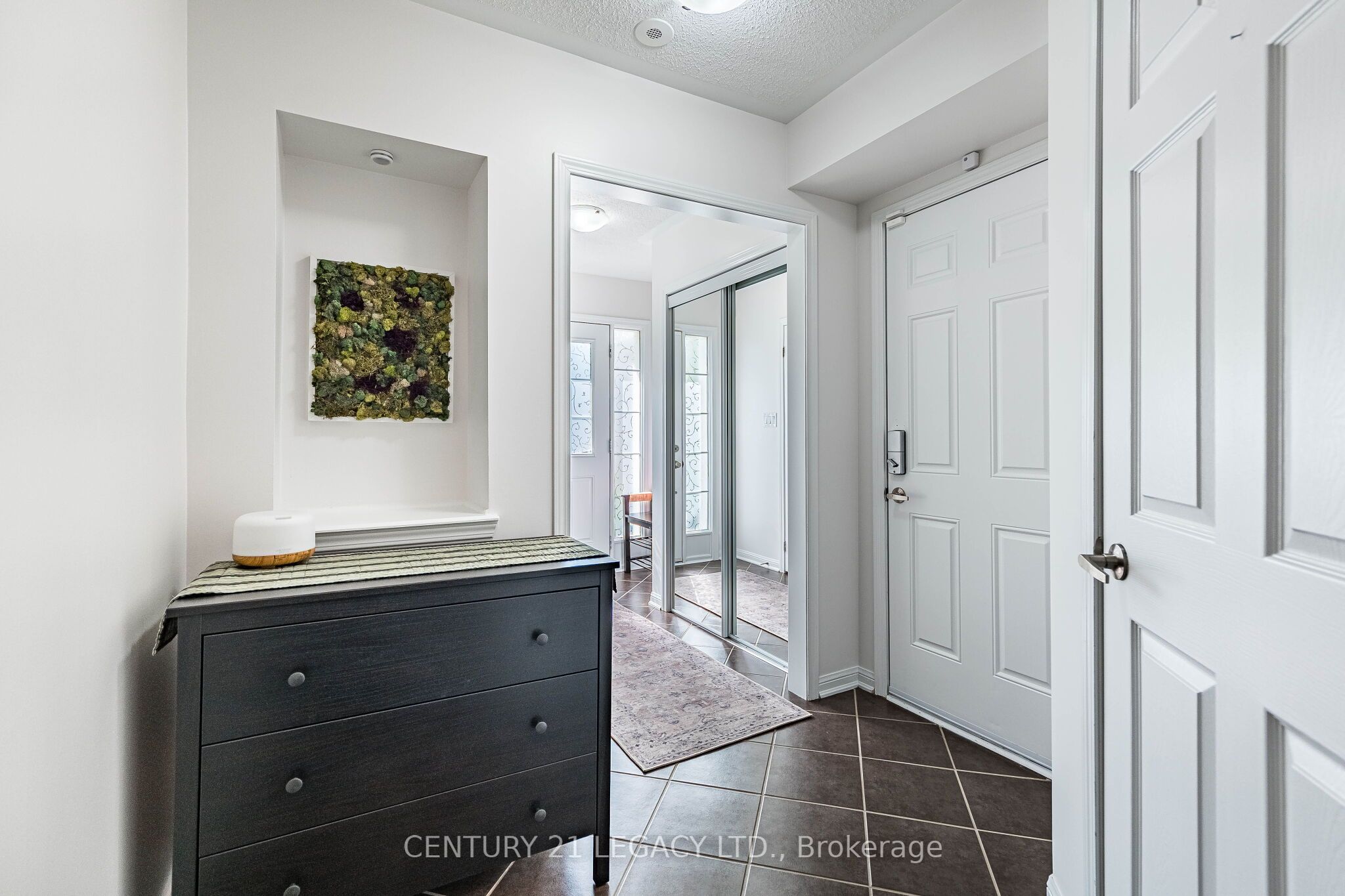579 Speyer Circle N Property Photo 6