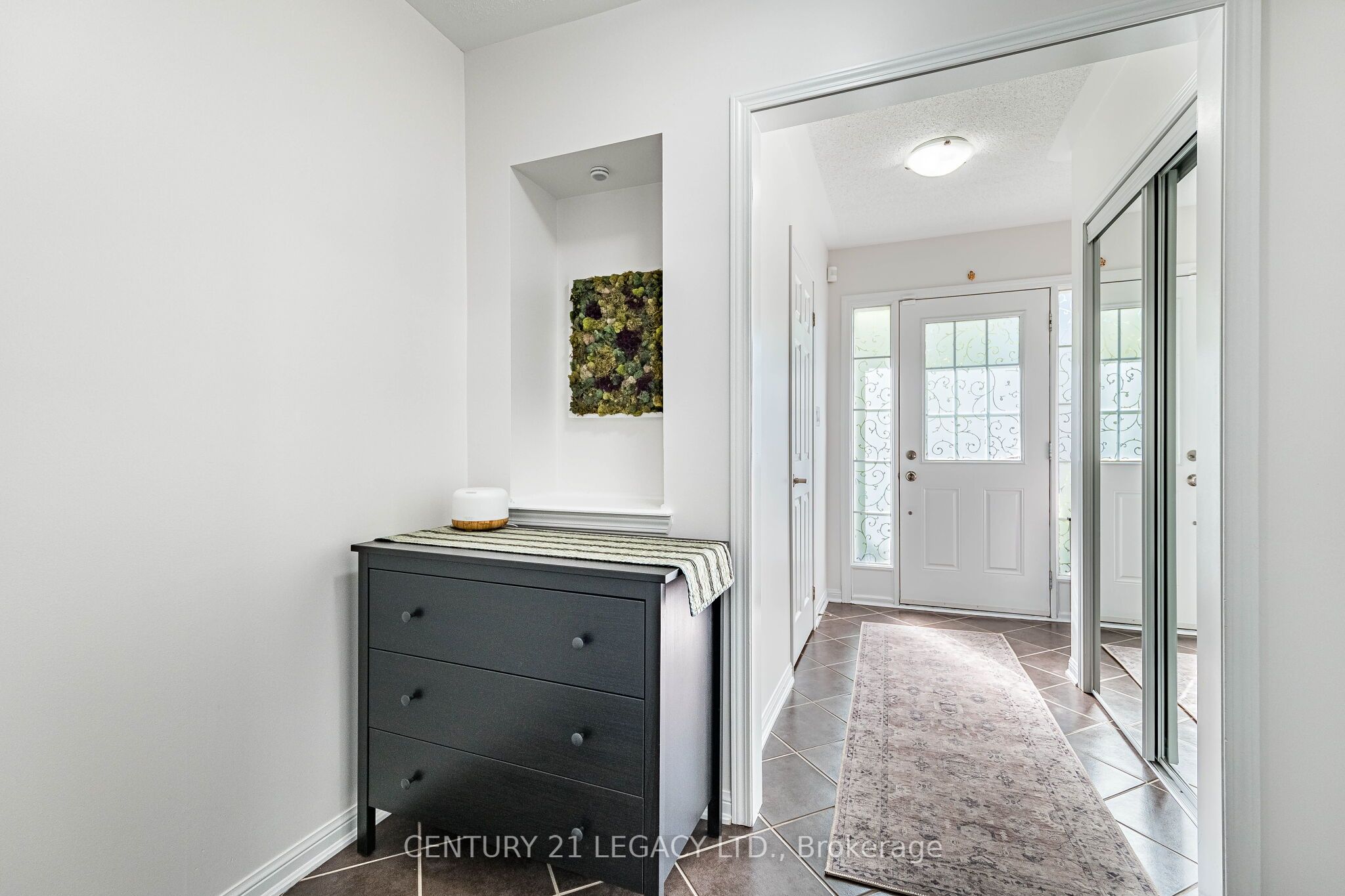 579 Speyer Circle N Property Photo 7