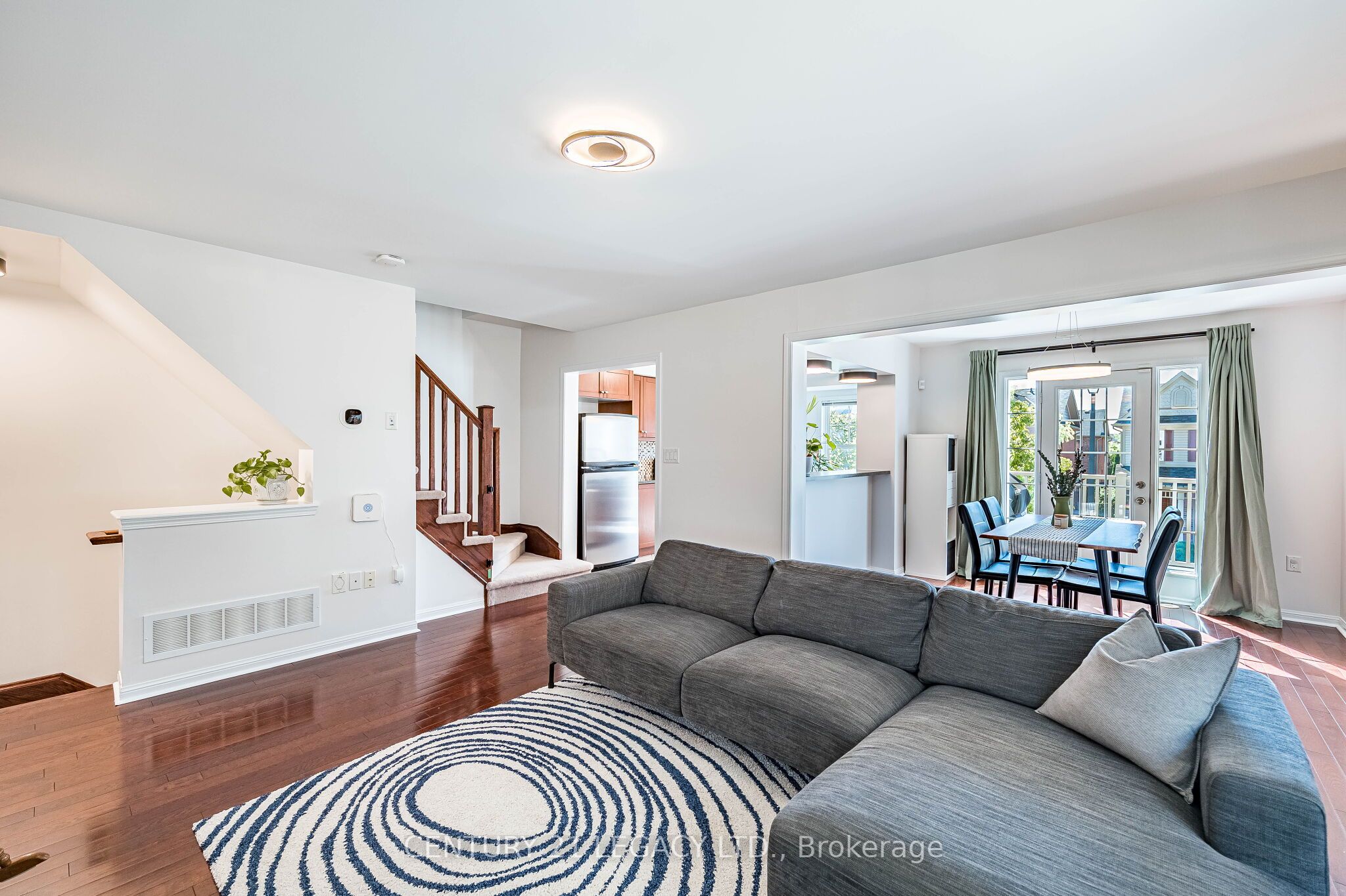 579 Speyer Circle N Property Photo 15