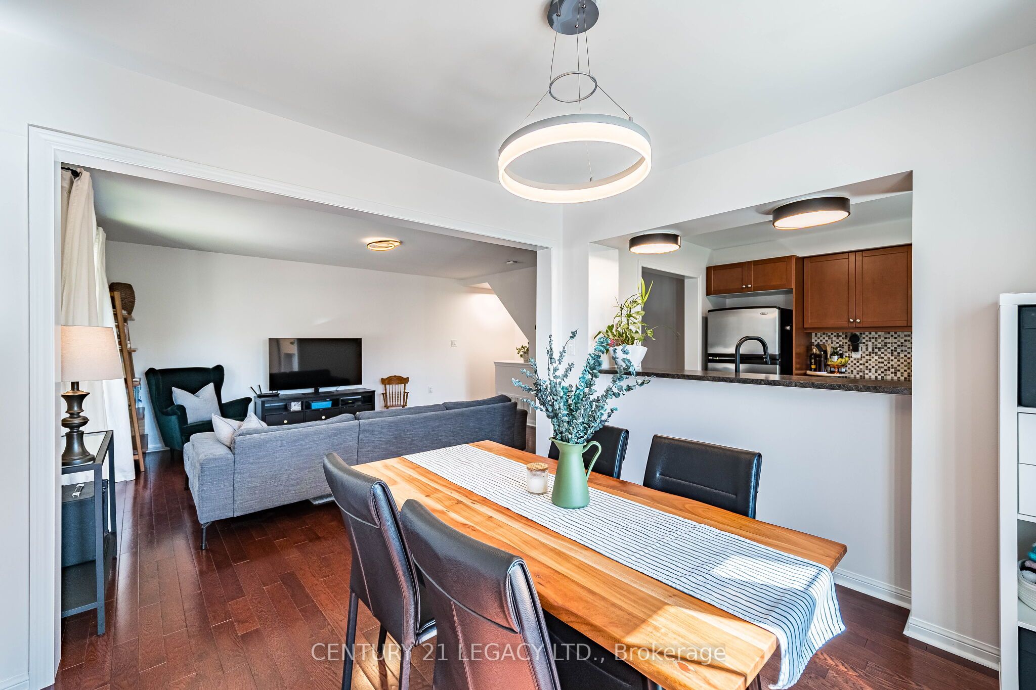 579 Speyer Circle N Property Photo 18