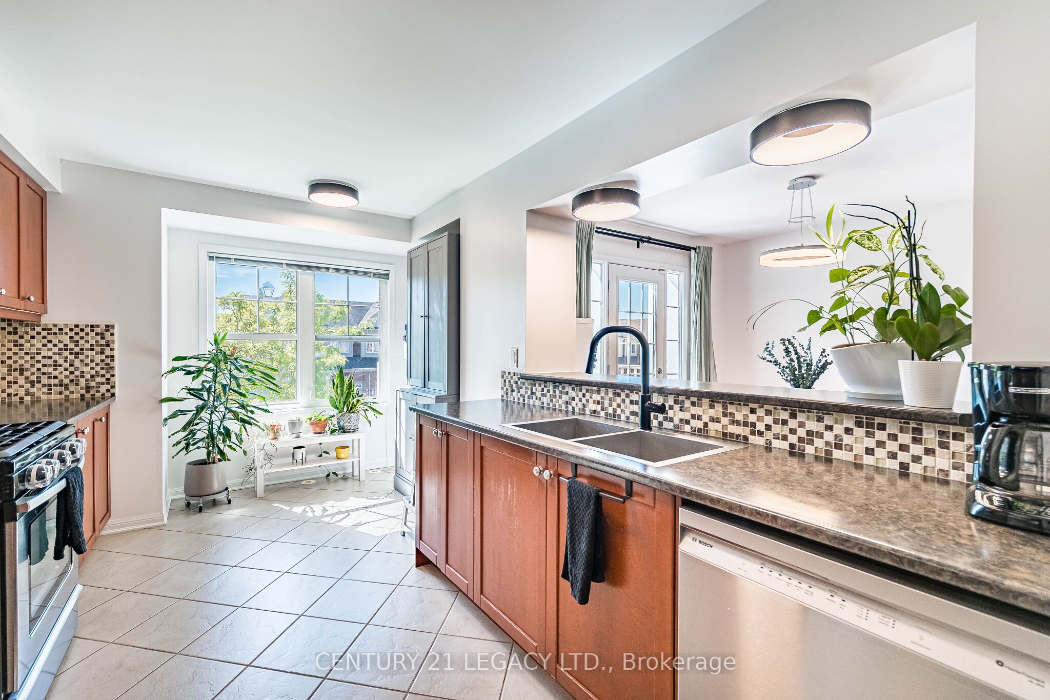 579 Speyer Circle N Property Photo 20