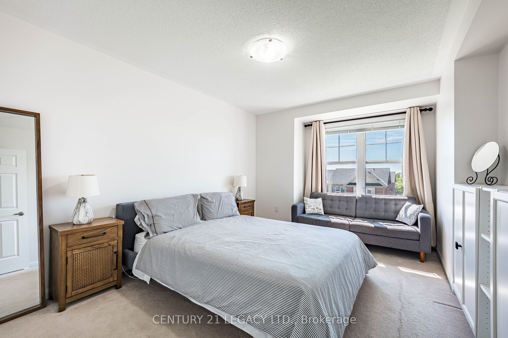 579 Speyer Circle N Property Photo 39