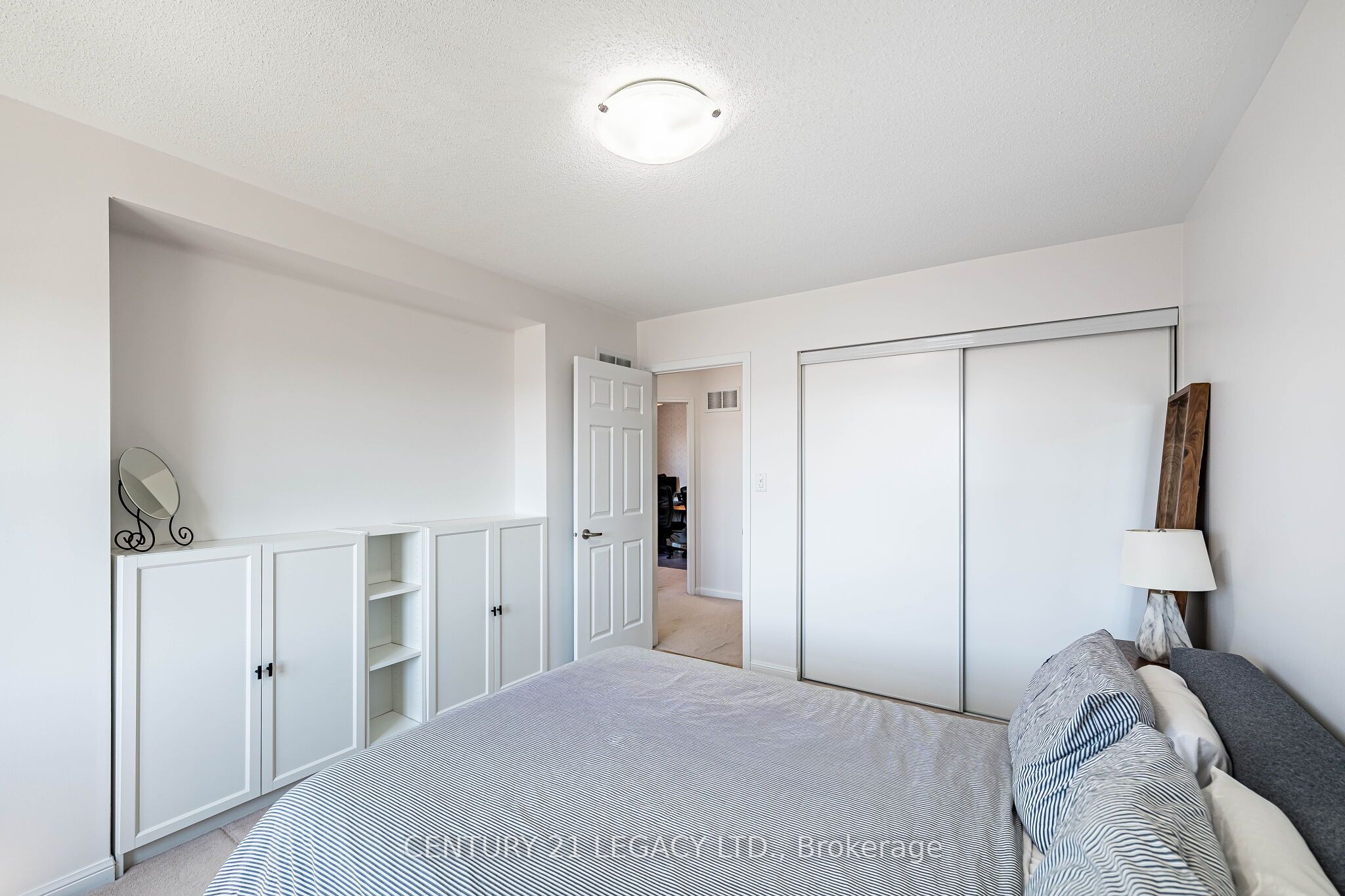 579 Speyer Circle N Property Photo 40