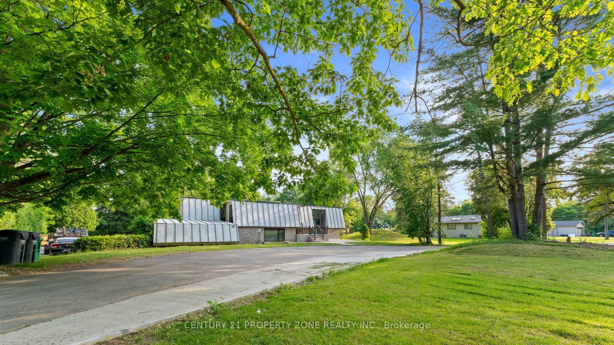 8420 Creditview Road Property Photo 4
