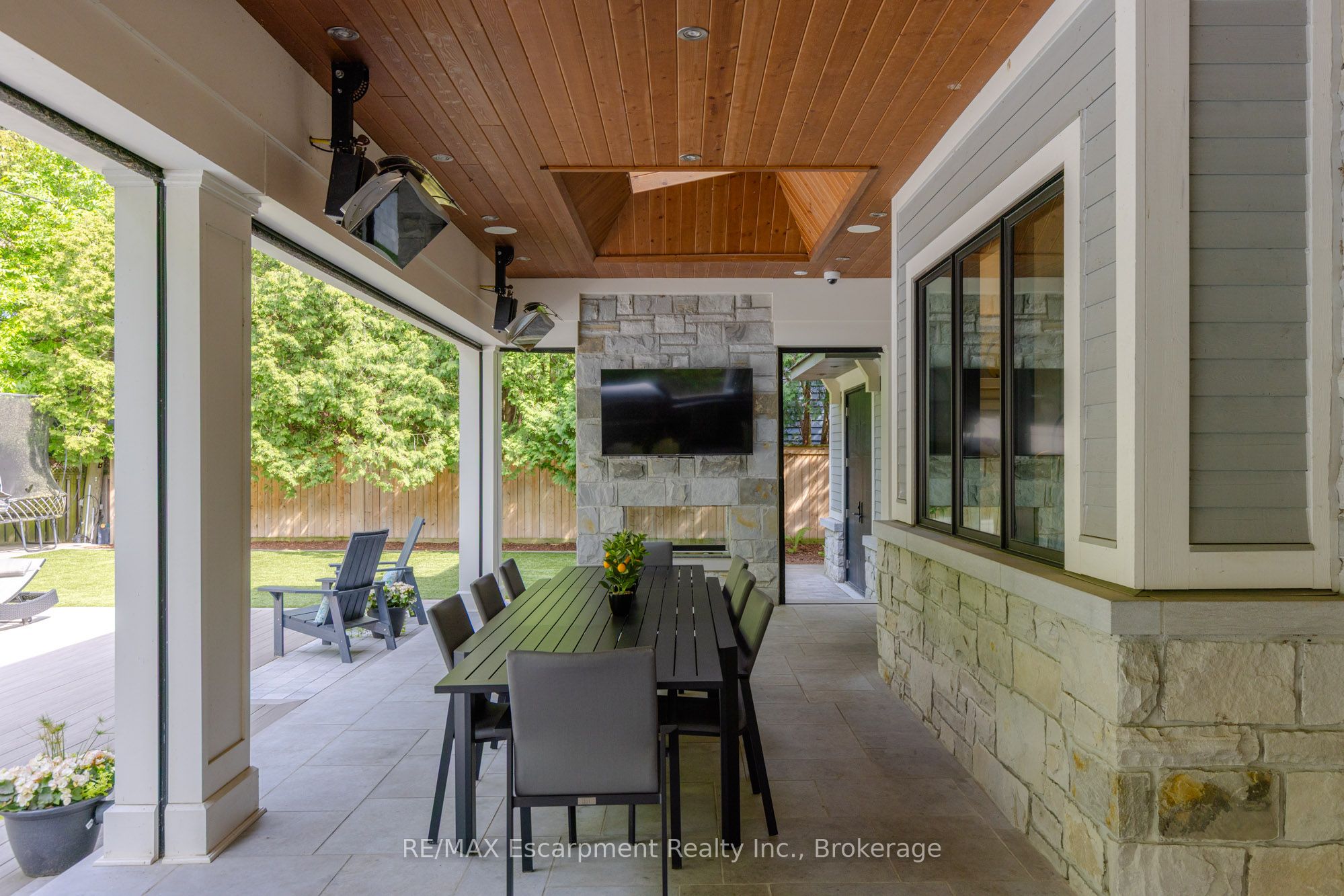 129 Wolfdale Avenue Property Photo 42