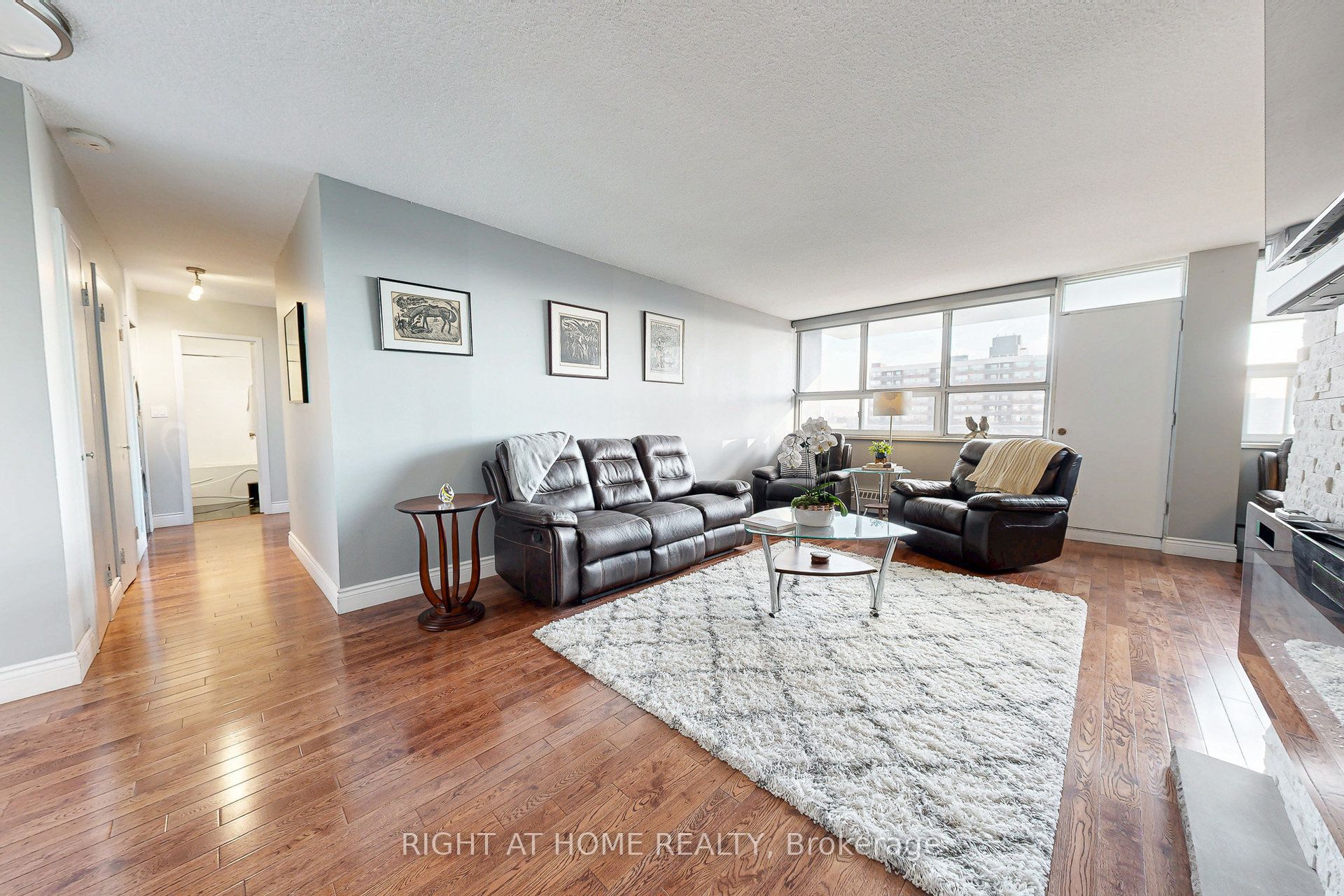 151 Larose Avenue E 907 Property Photo 6
