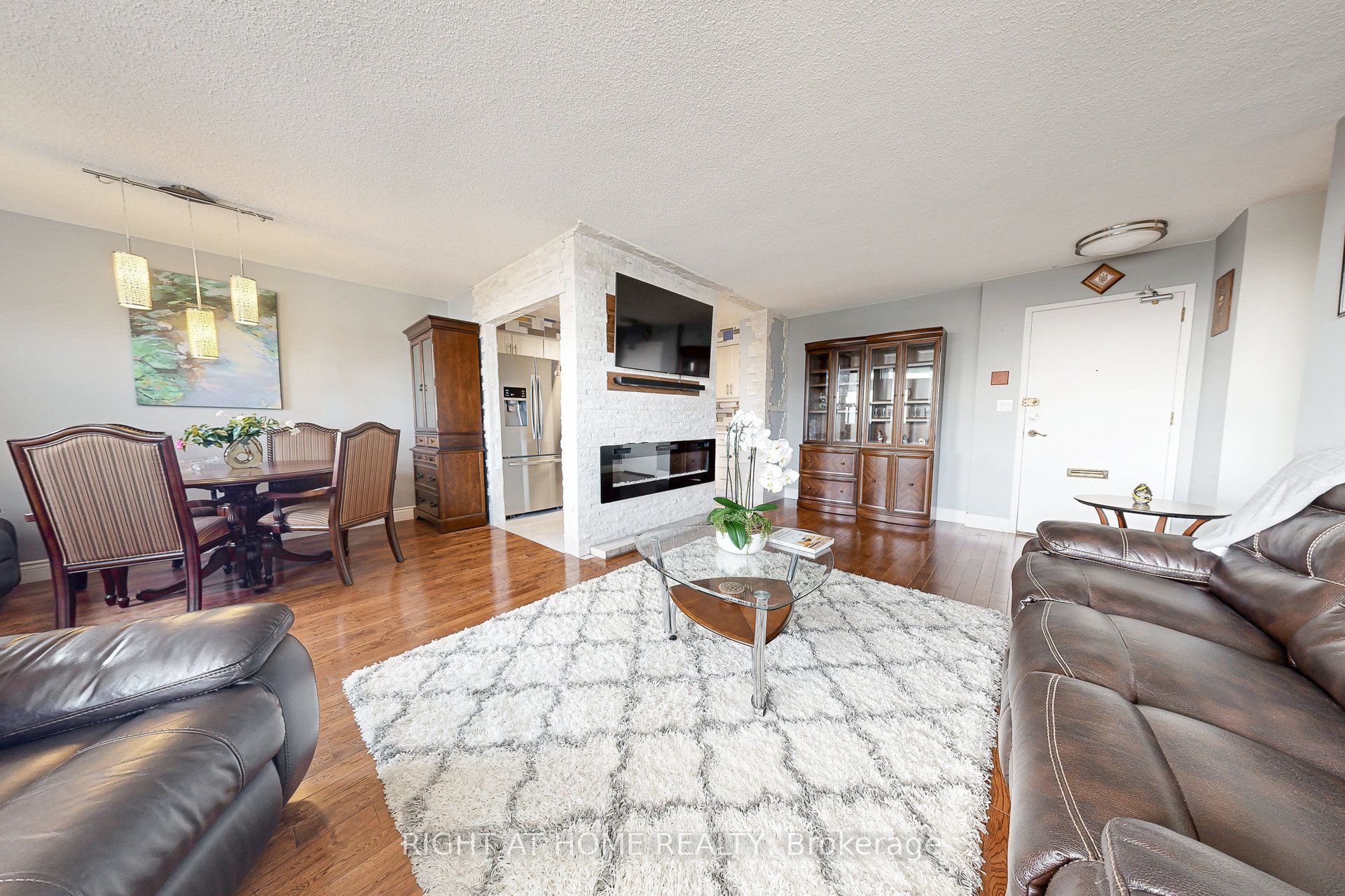 151 Larose Avenue E 907 Property Photo 7