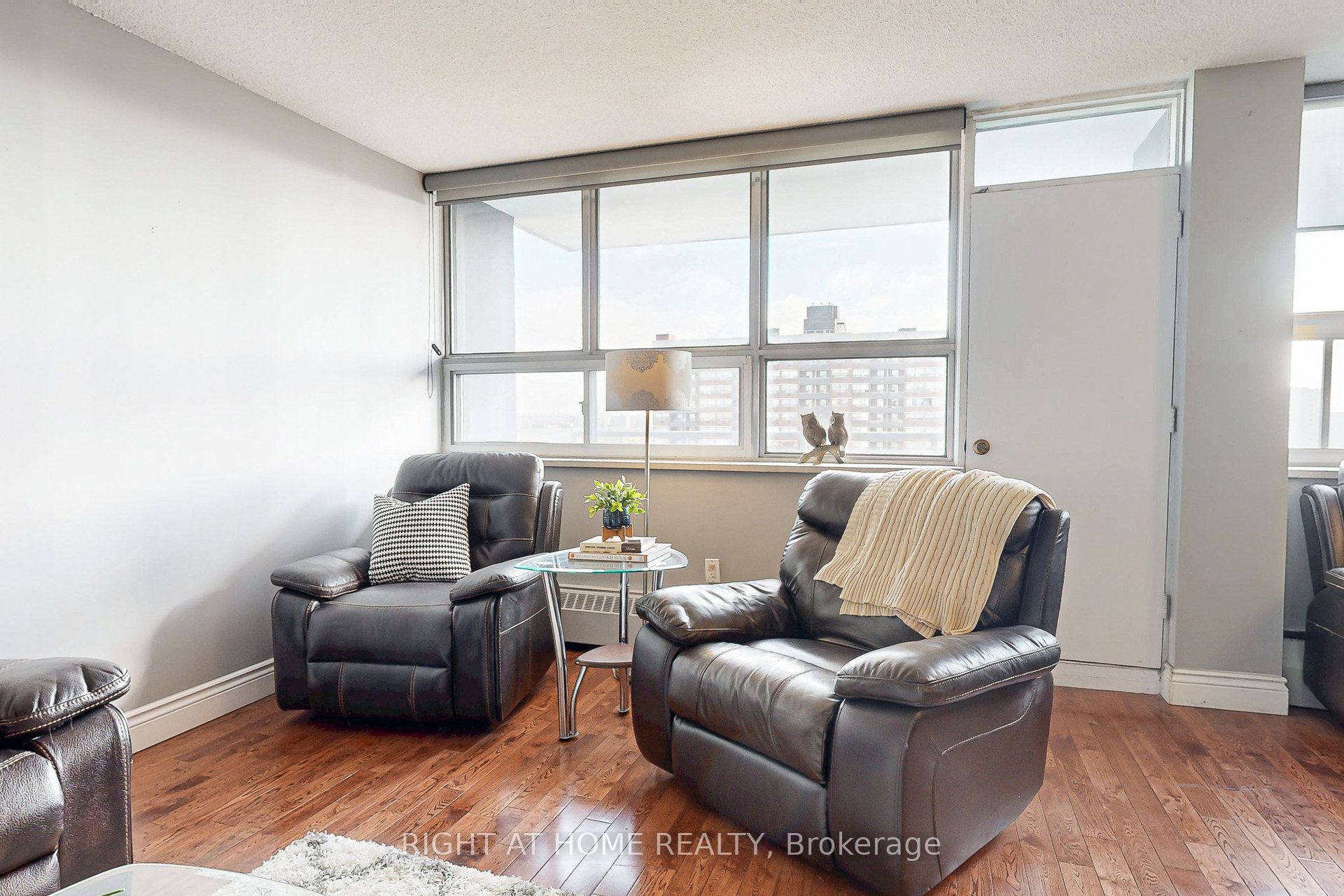 151 Larose Avenue E 907 Property Photo 10