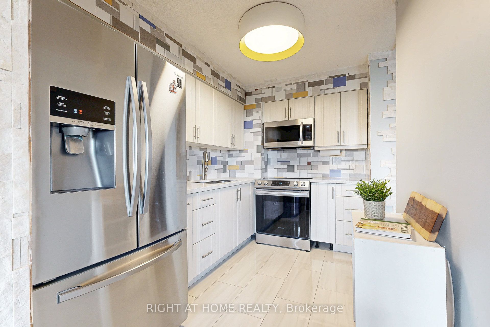 151 Larose Avenue E 907 Property Photo 12