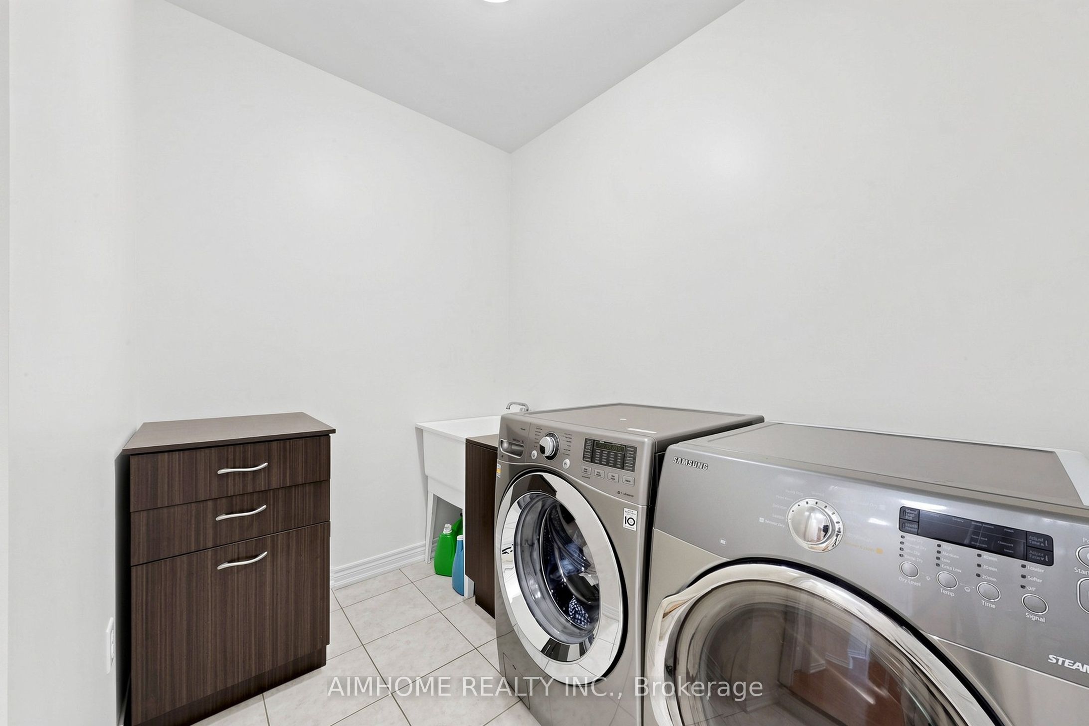 6 Valerian Street Property Photo 16