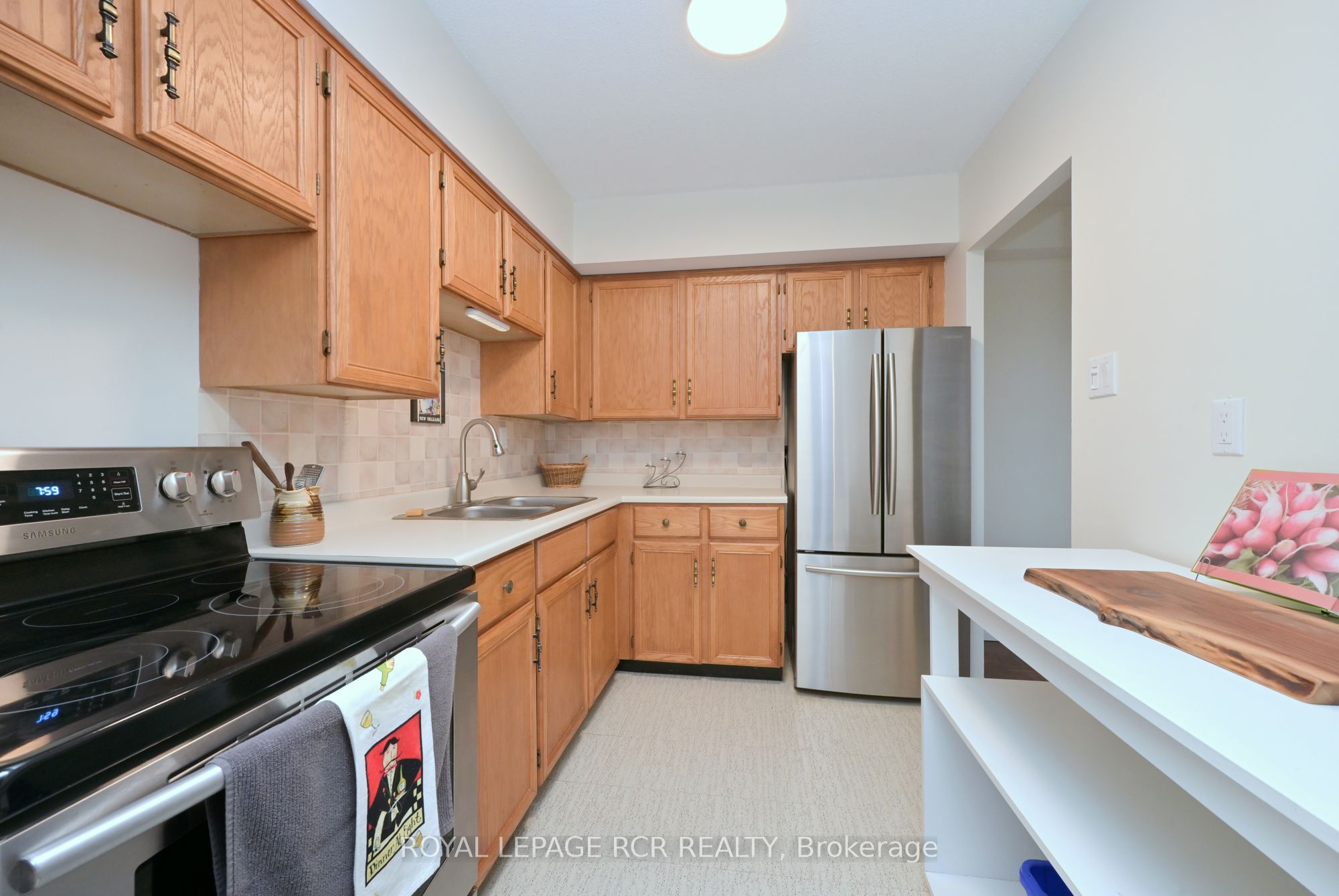 8 Fead Street 812 Property Photo 8