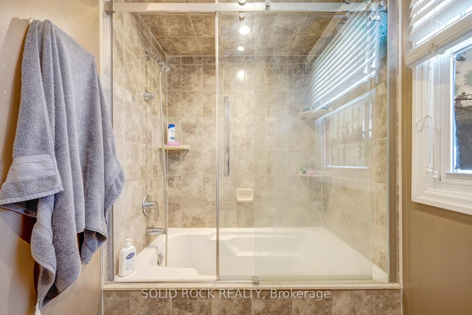 60 Martindale Crescent Property Photo 18