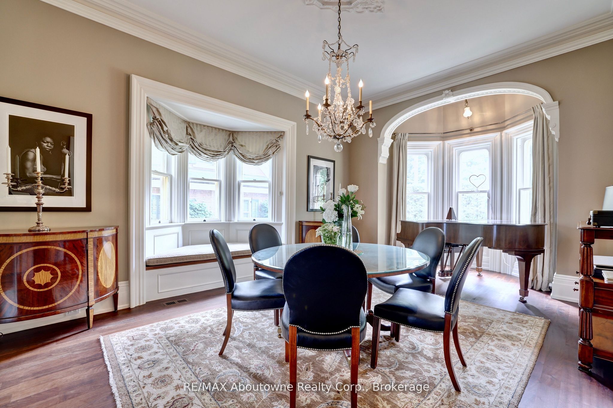 350 King Street Property Photo 8