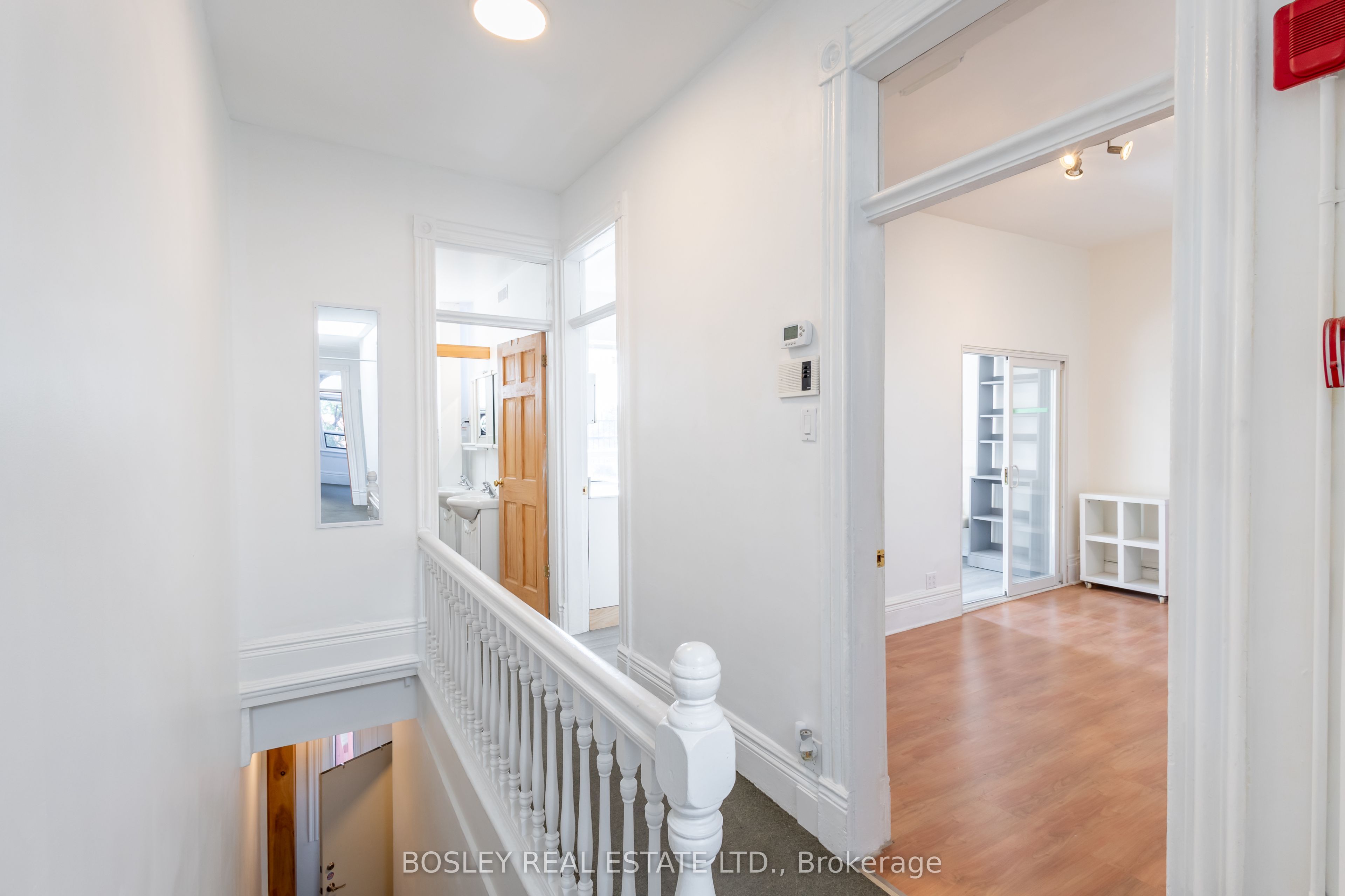 2963 Dundas Street W Property Photo 15