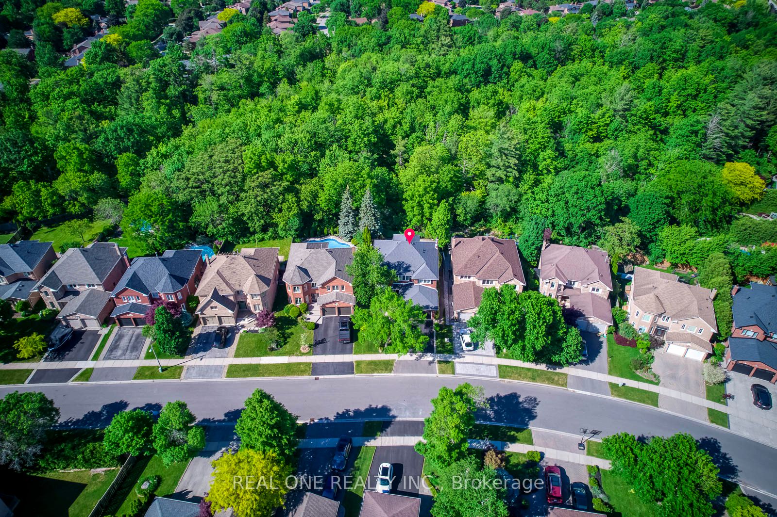 1311 Blackburn Drive Property Photo 2