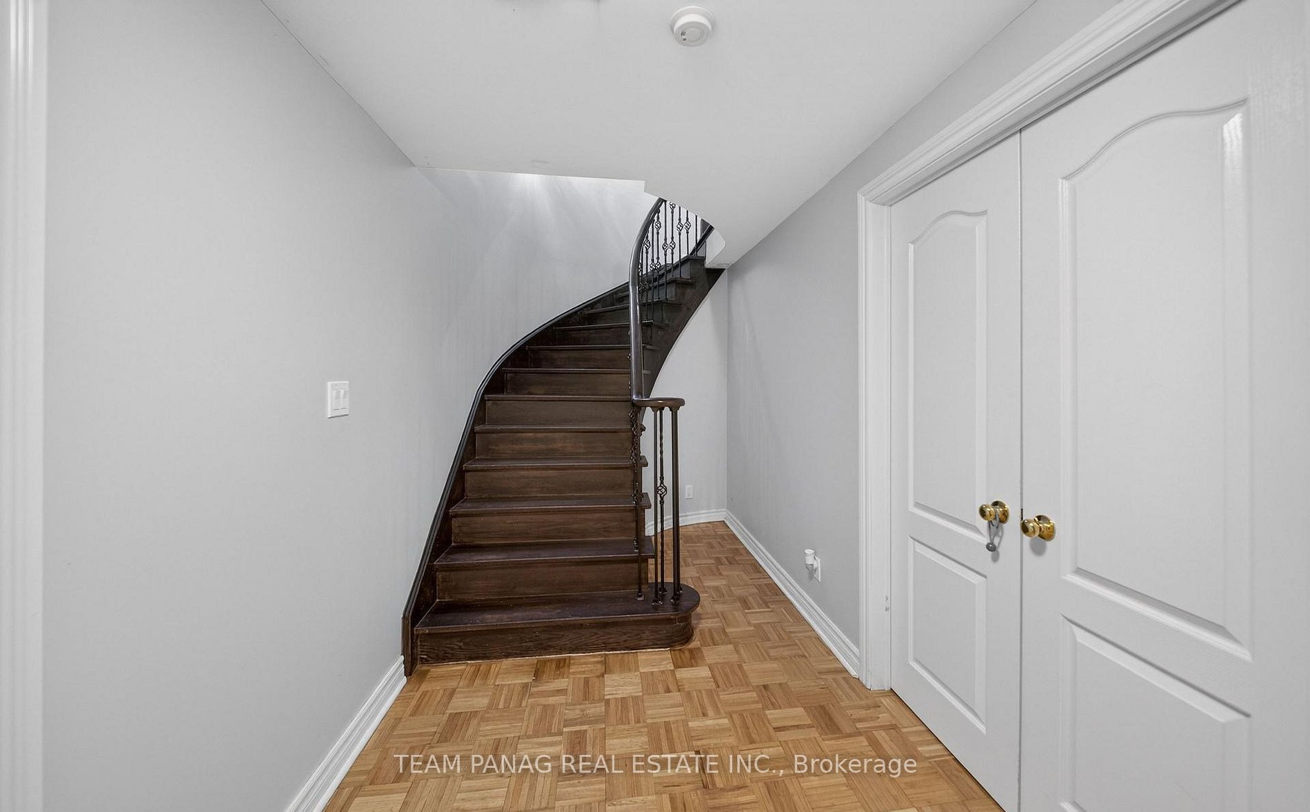 8 Deerglen Drive Property Photo 27