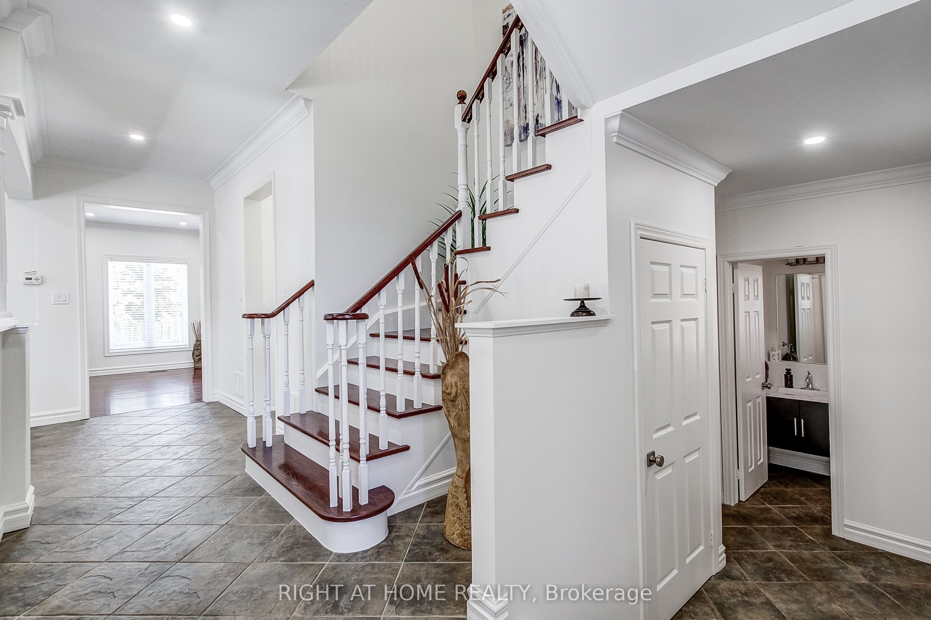 481 Heath Street Property Photo 7