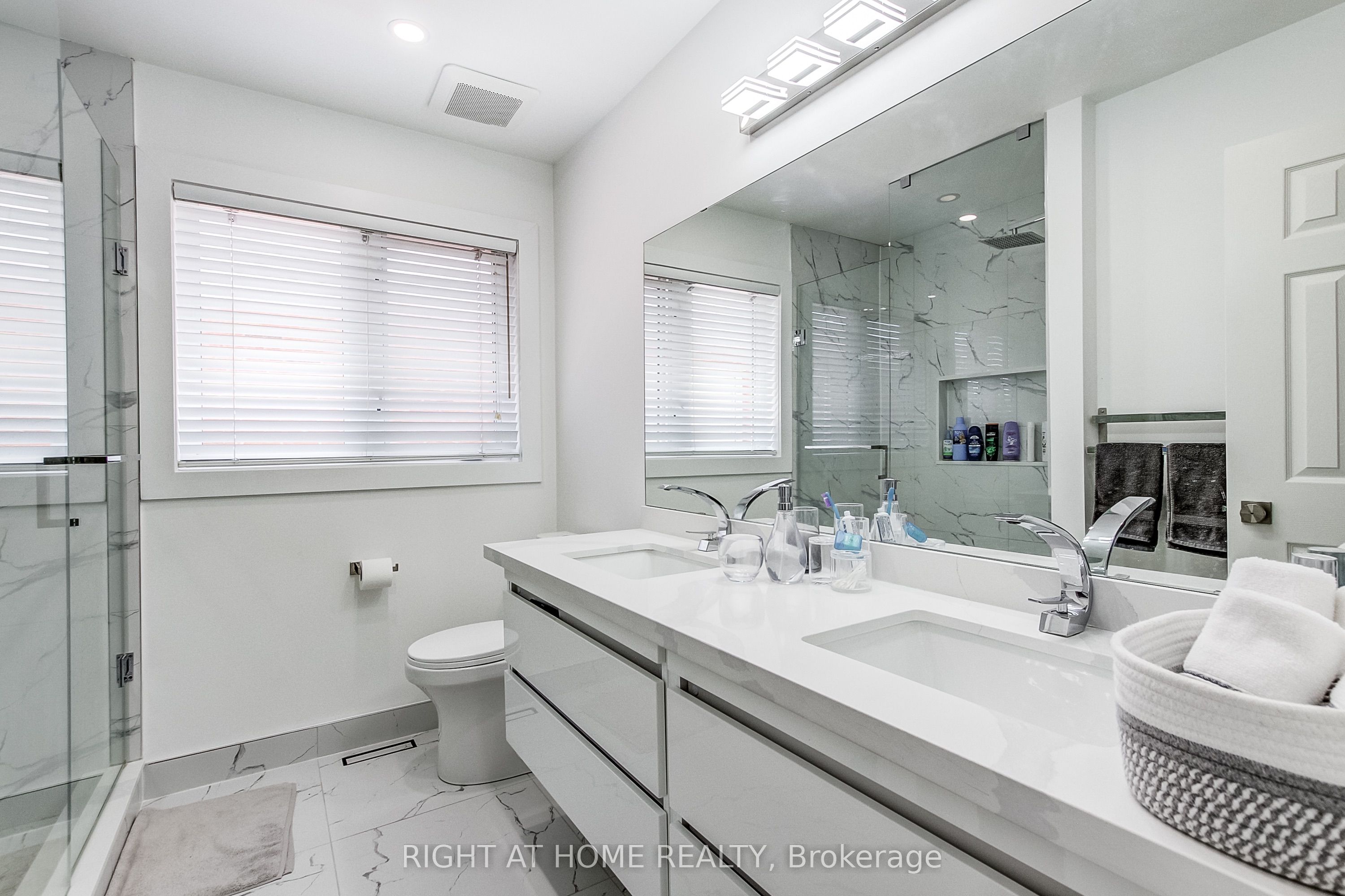 481 Heath Street Property Photo 29