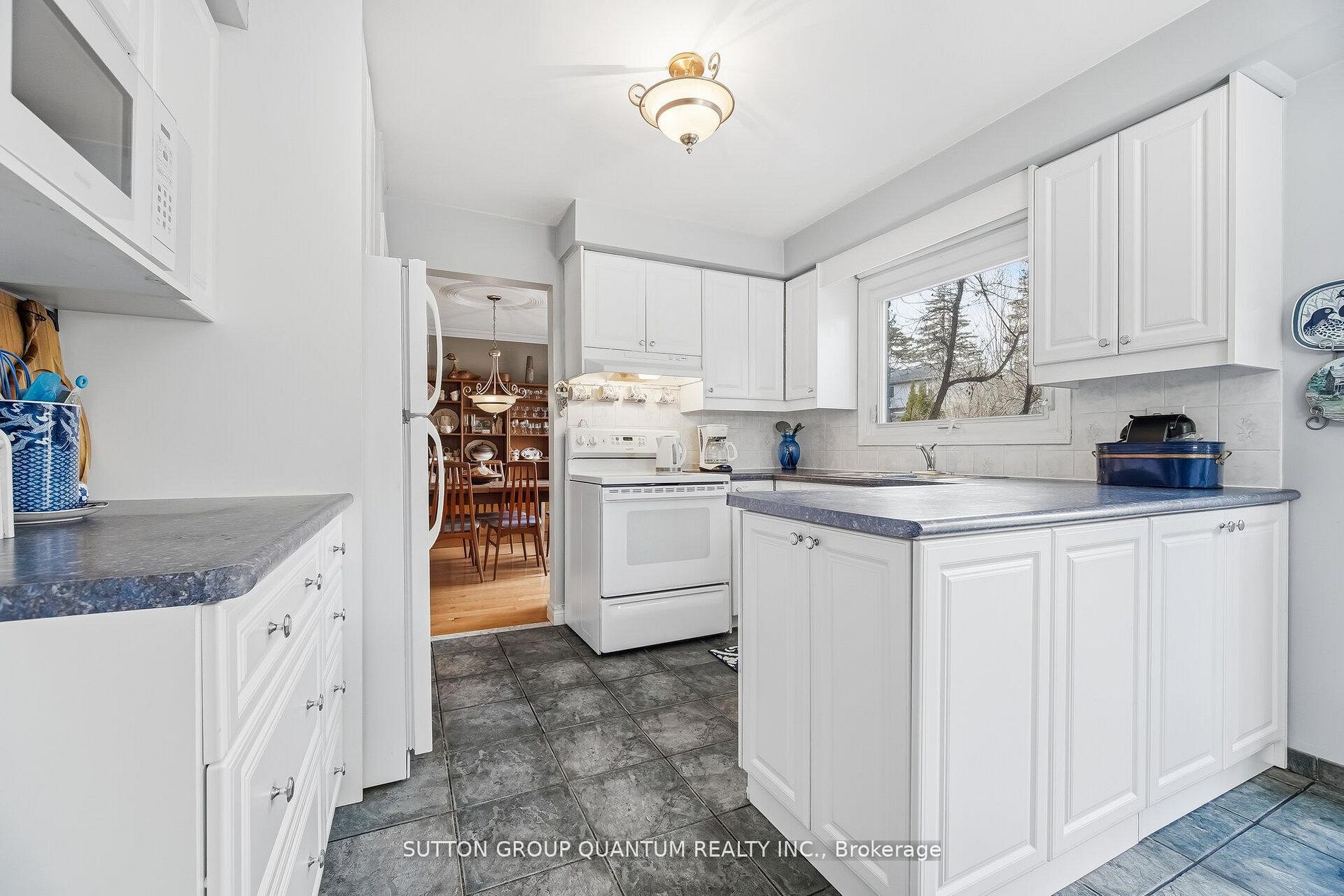 1511 Ifield Road Property Photo 10