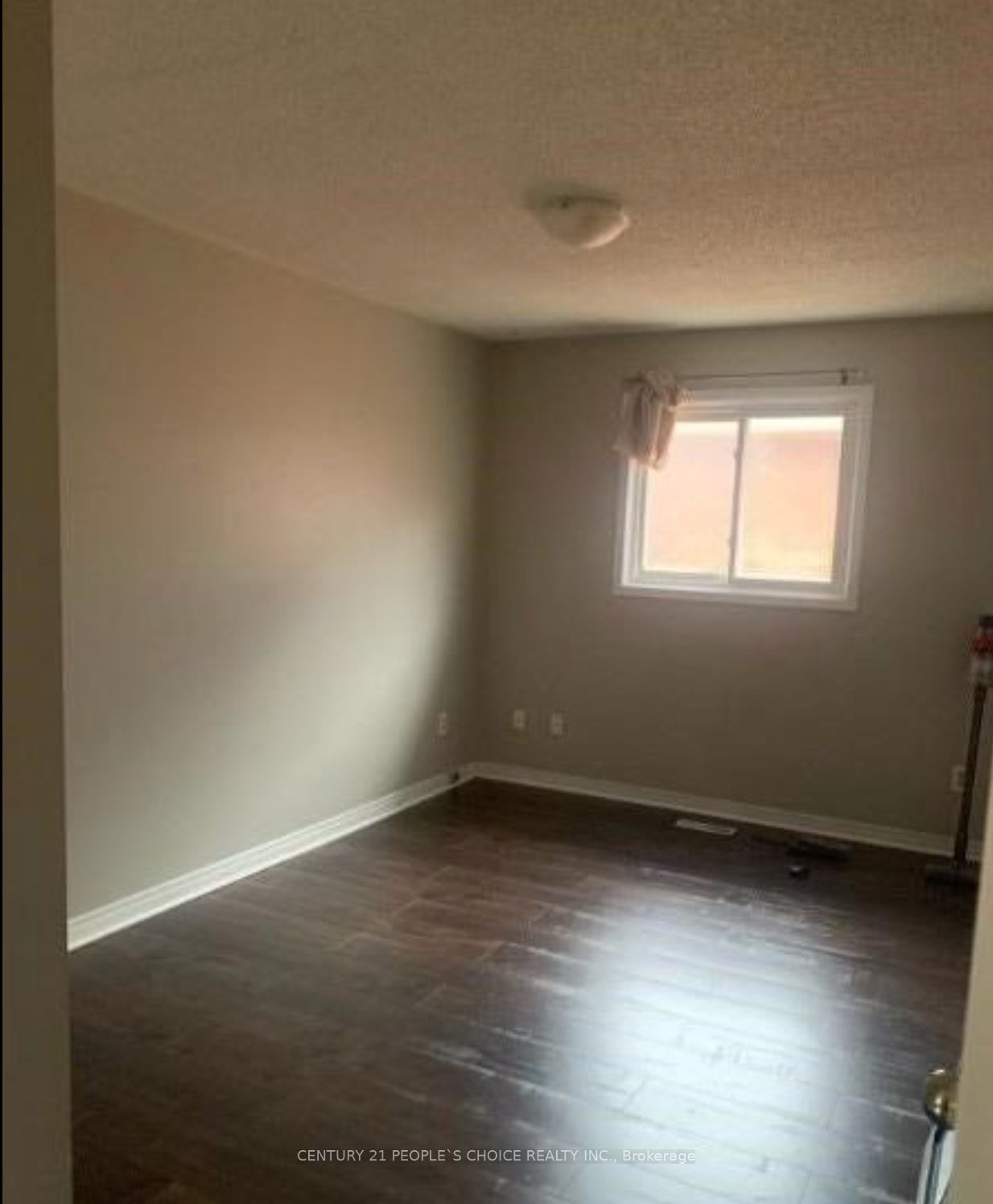 4339 Radisson (upper Level) Crescent W Property Photo 13