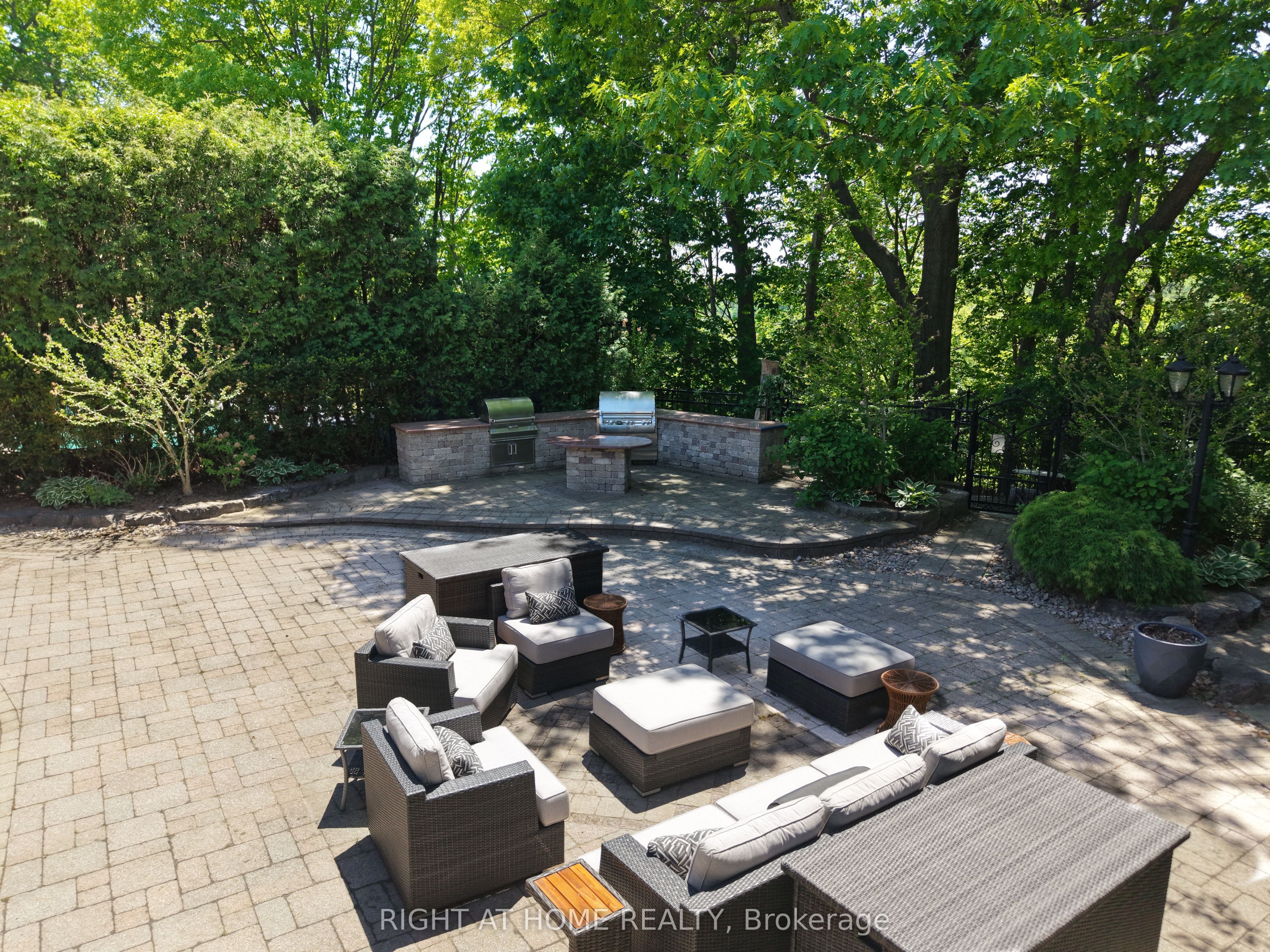 2428 Old Carriage Road Property Photo 10