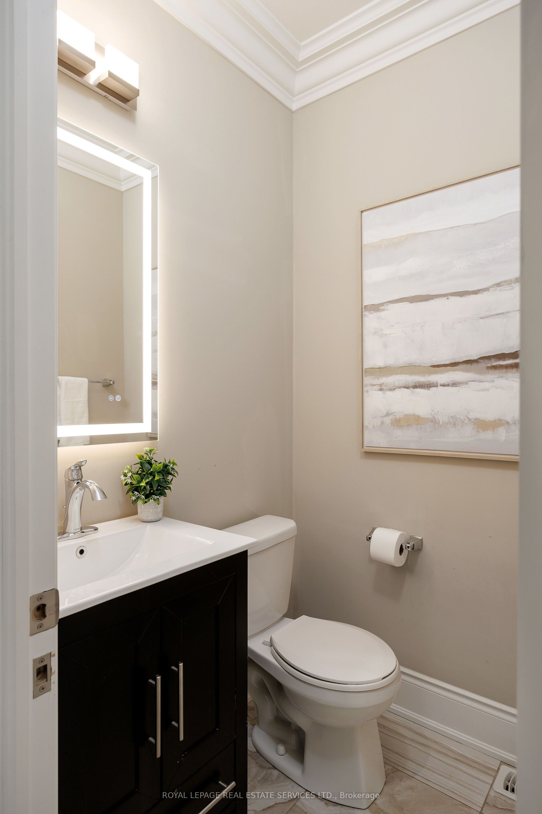 125 Paliser Court Property Photo 18