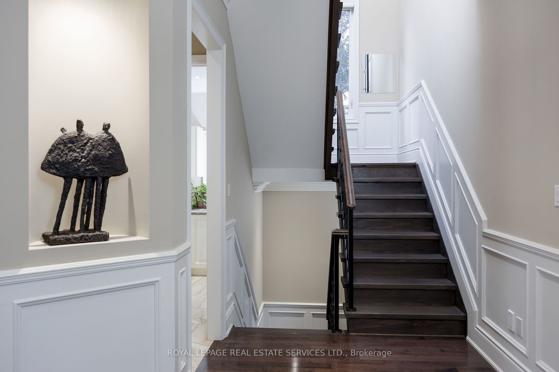 125 Paliser Court Property Photo 20