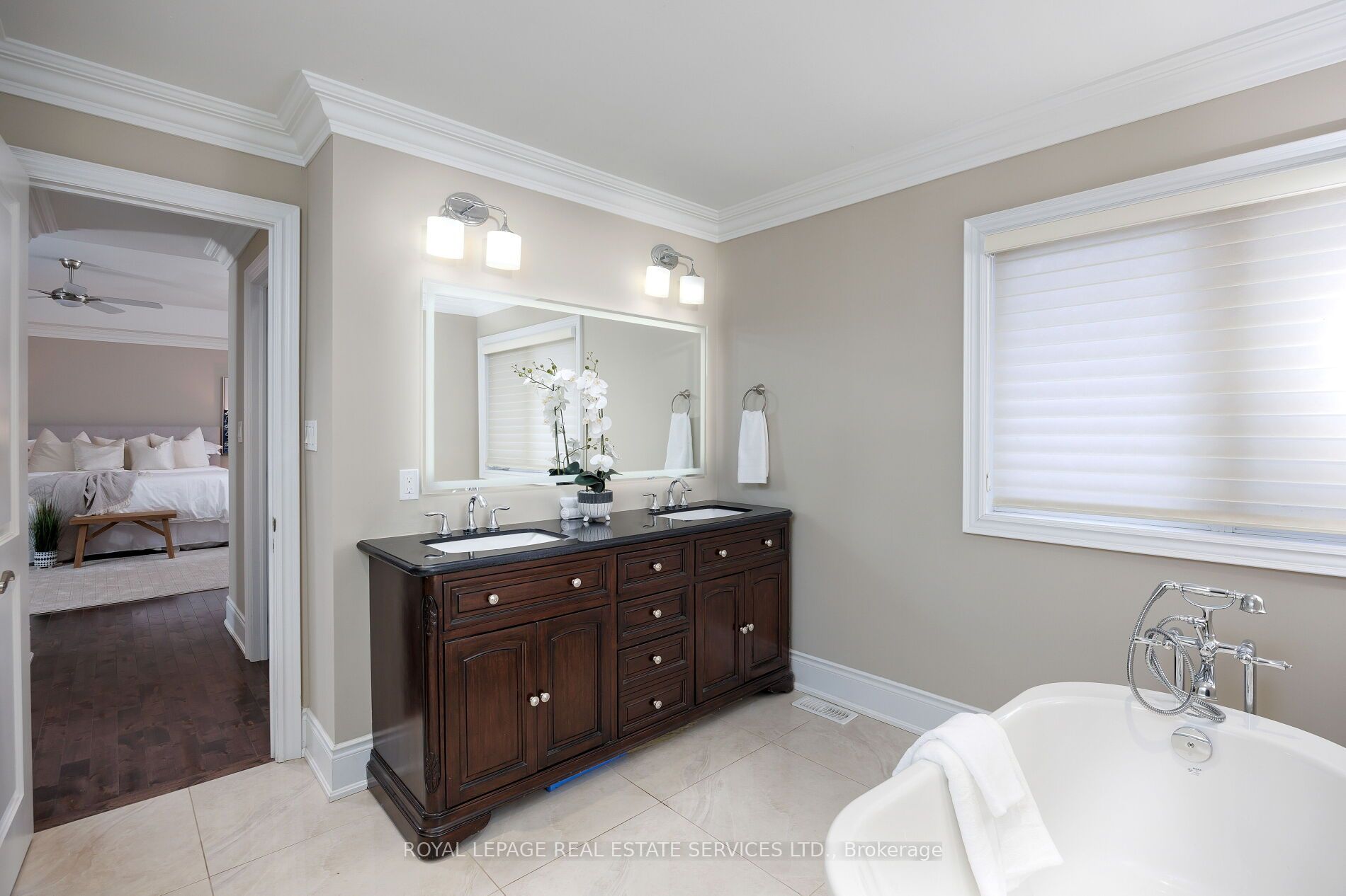 125 Paliser Court Property Photo 23