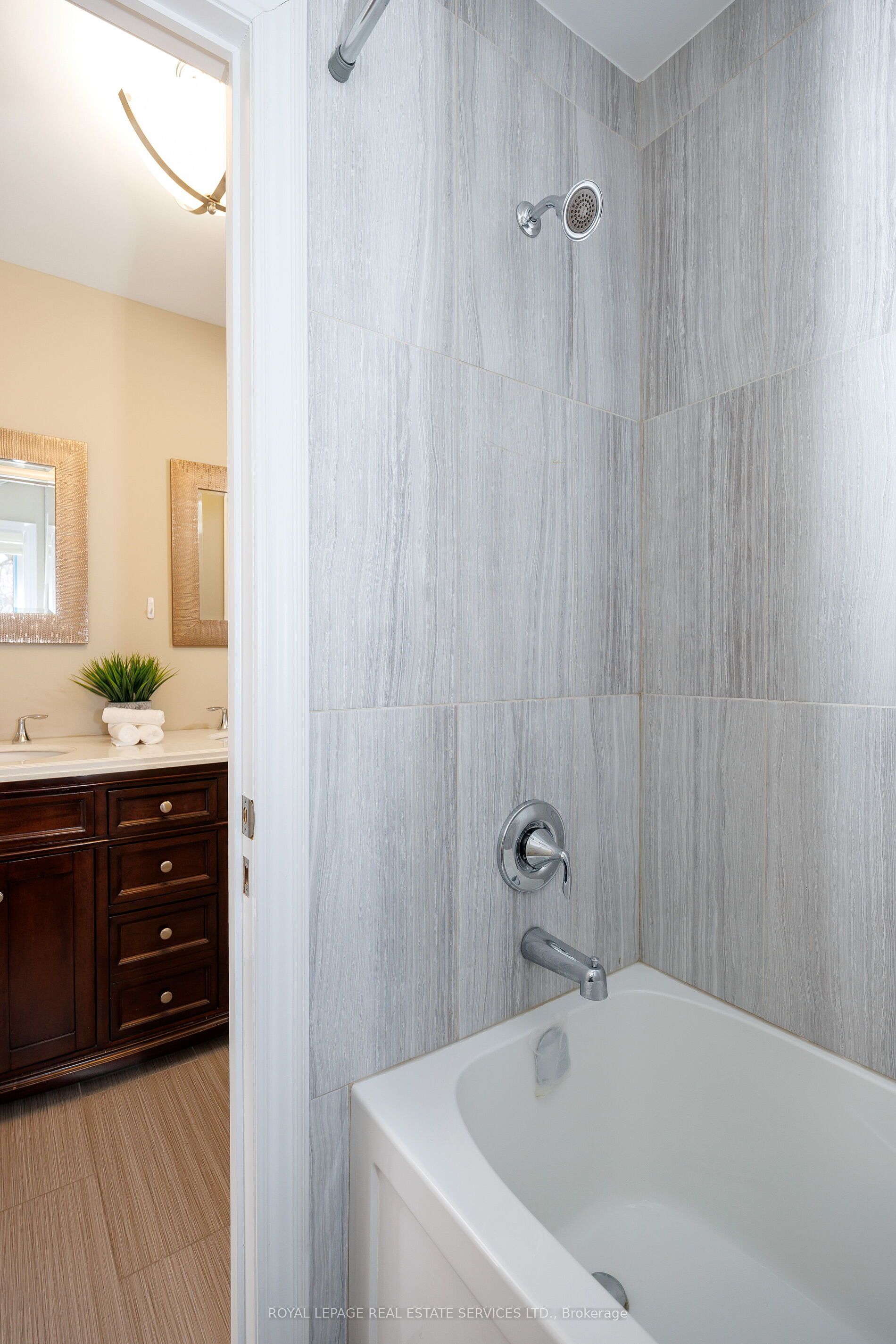 125 Paliser Court Property Photo 27