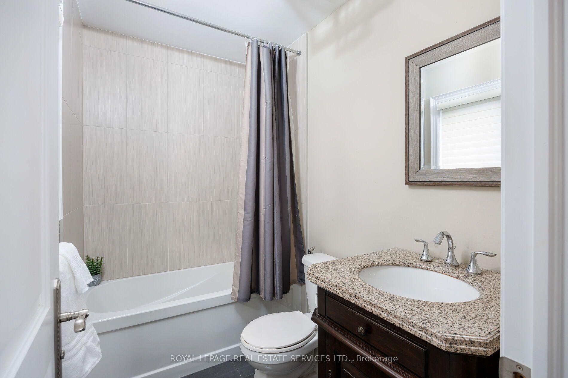 125 Paliser Court Property Photo 31