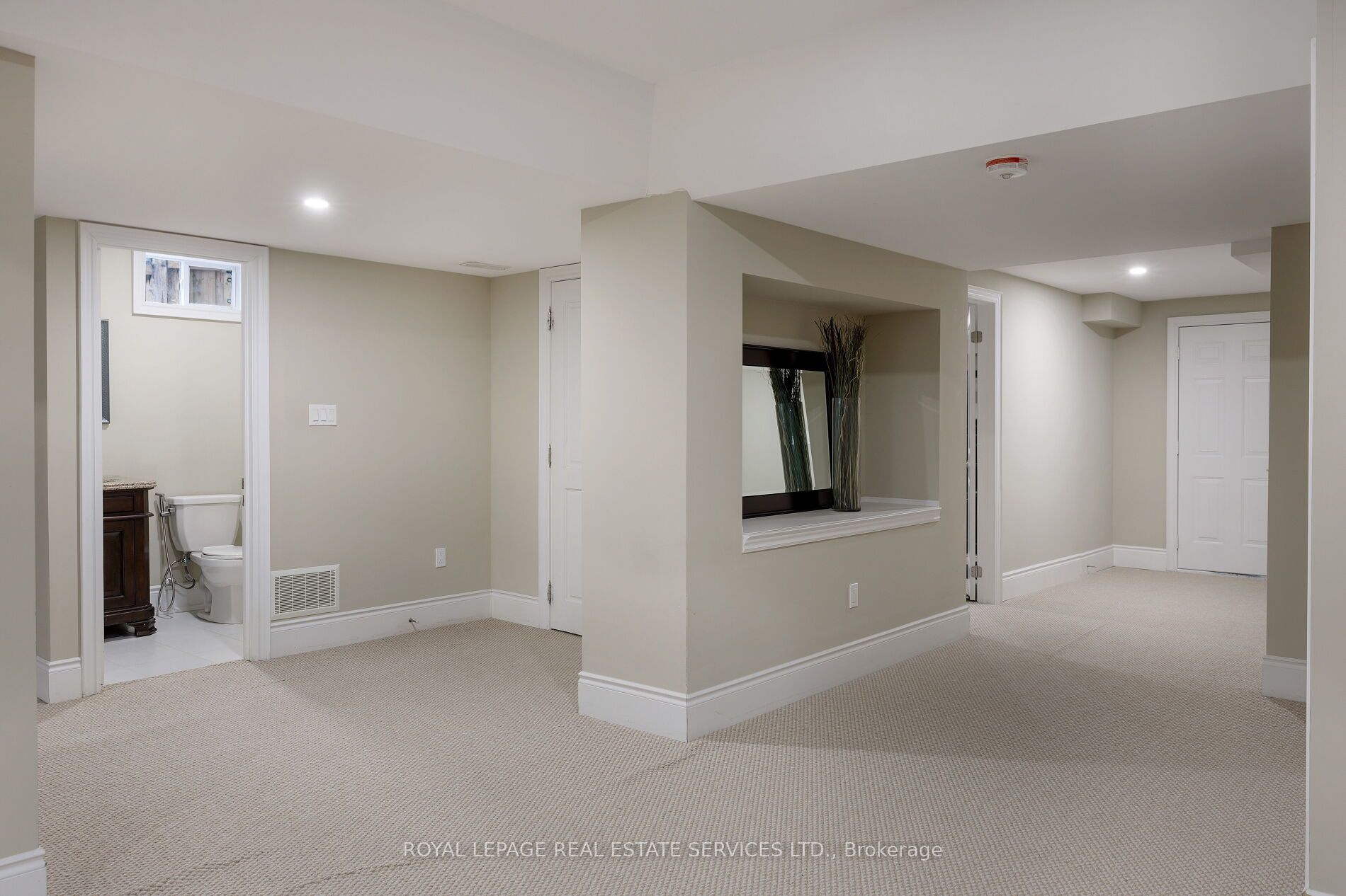 125 Paliser Court Property Photo 35