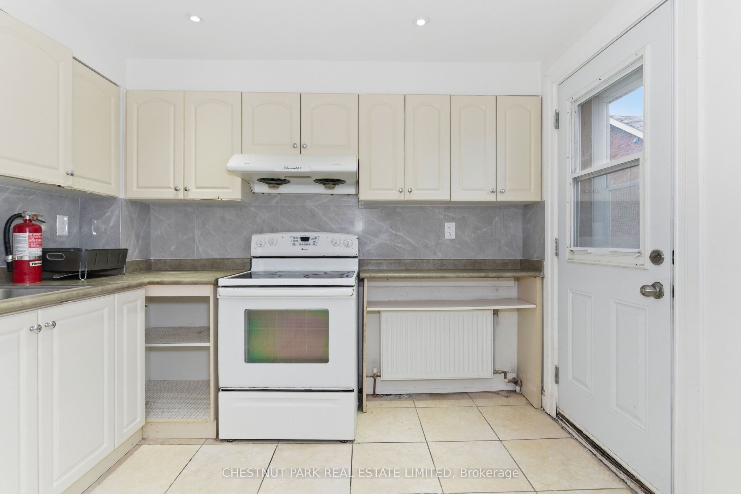 41 Roncesvalles Avenue Property Photo 15